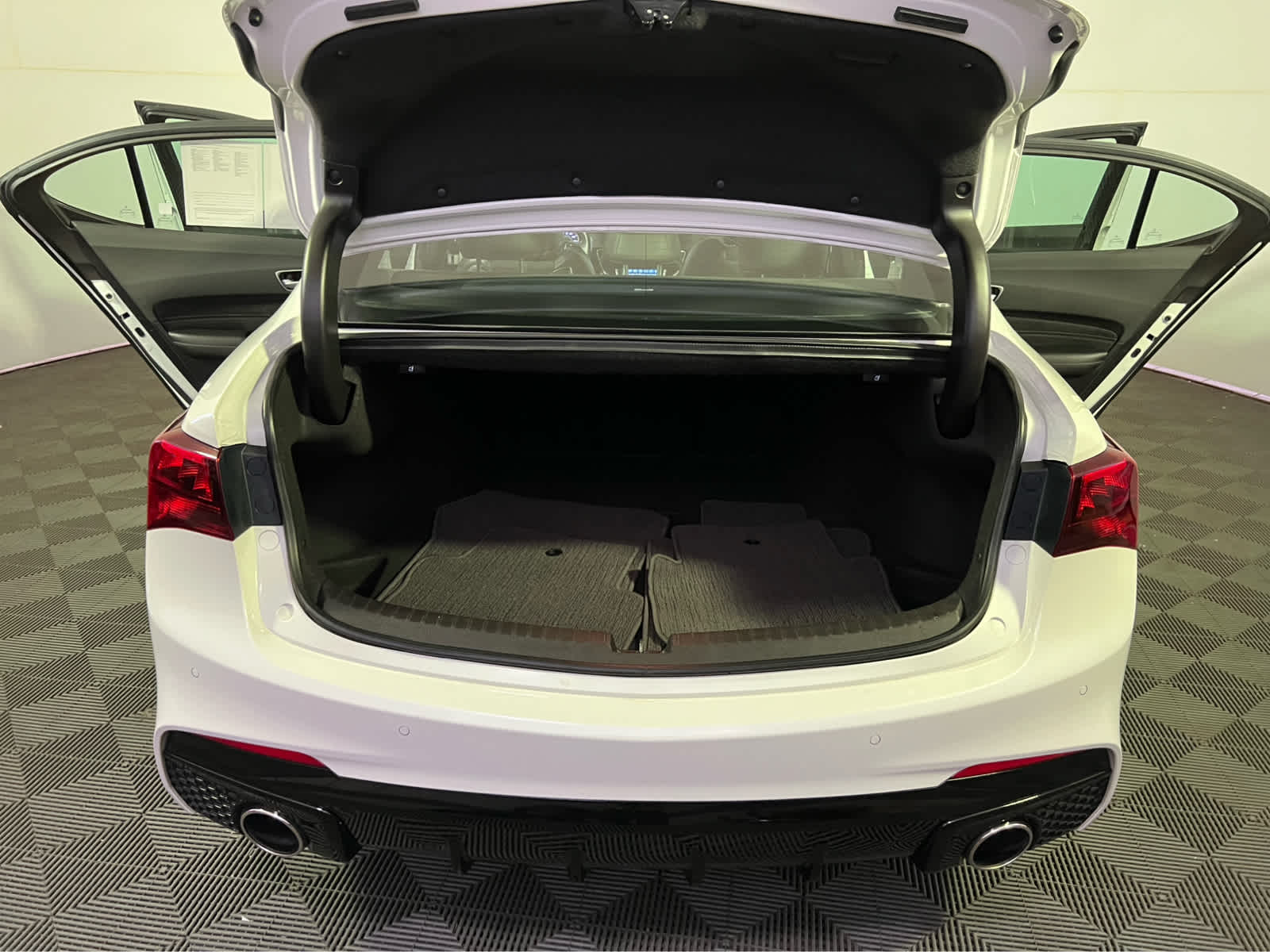 2019 Acura TLX w/A-Spec Pkg