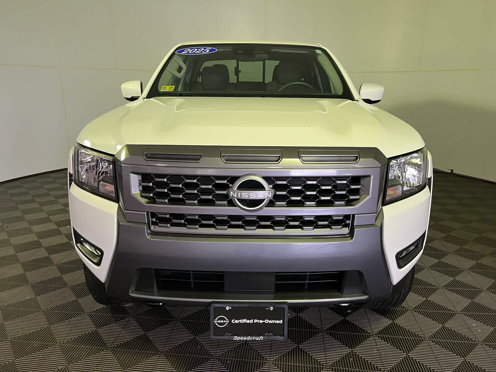 2025 Nissan Frontier SV