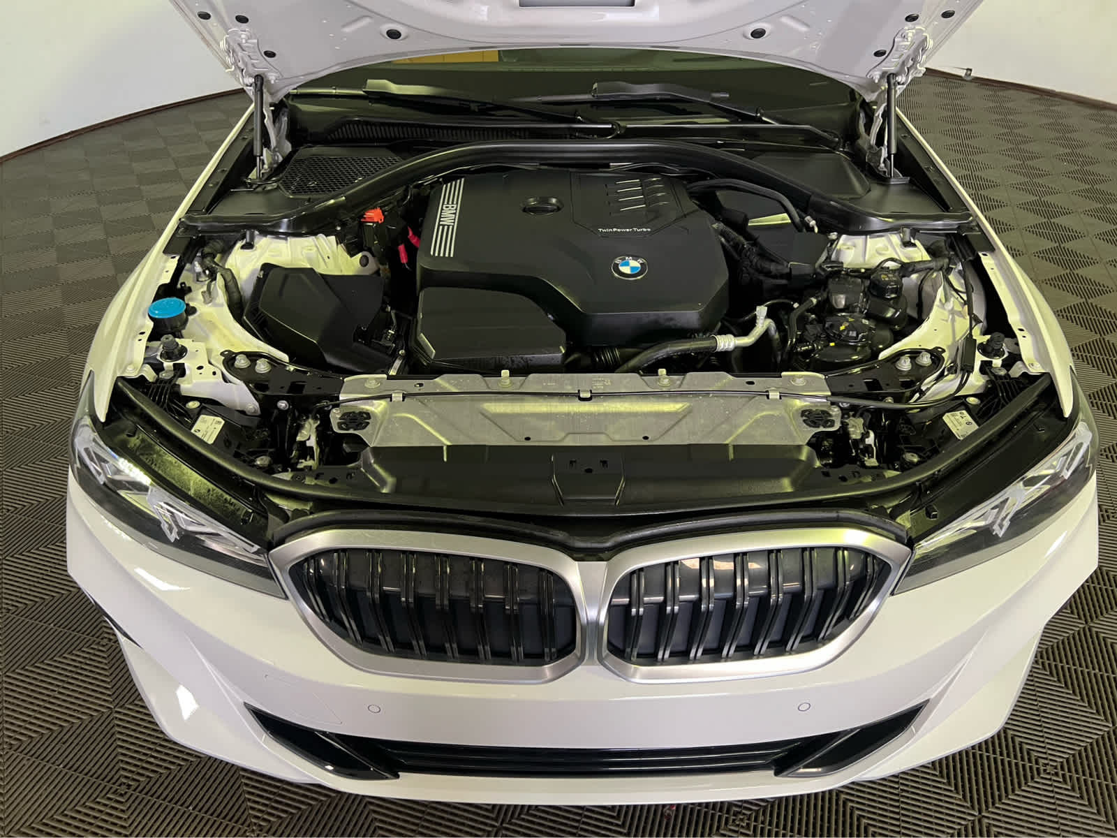 2023 BMW 3 Series 330i xDrive