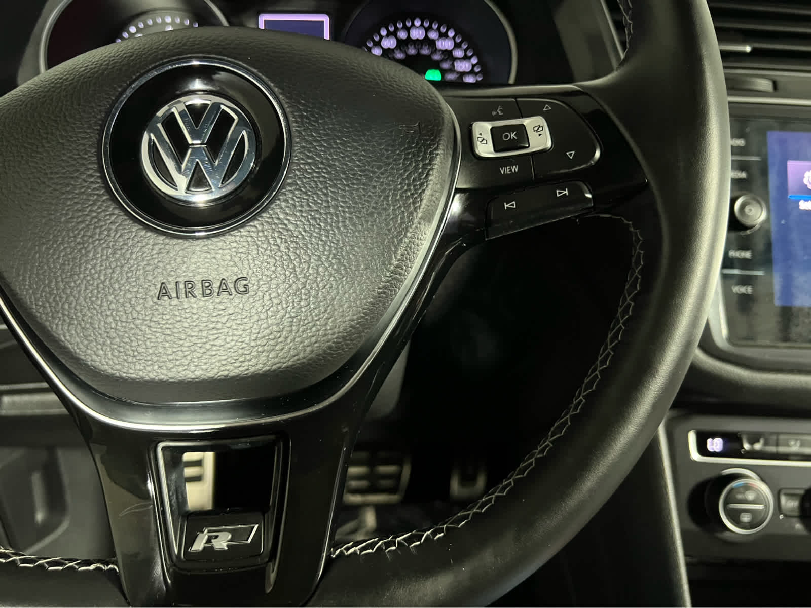 2020 Volkswagen Tiguan SE R-Line Black
