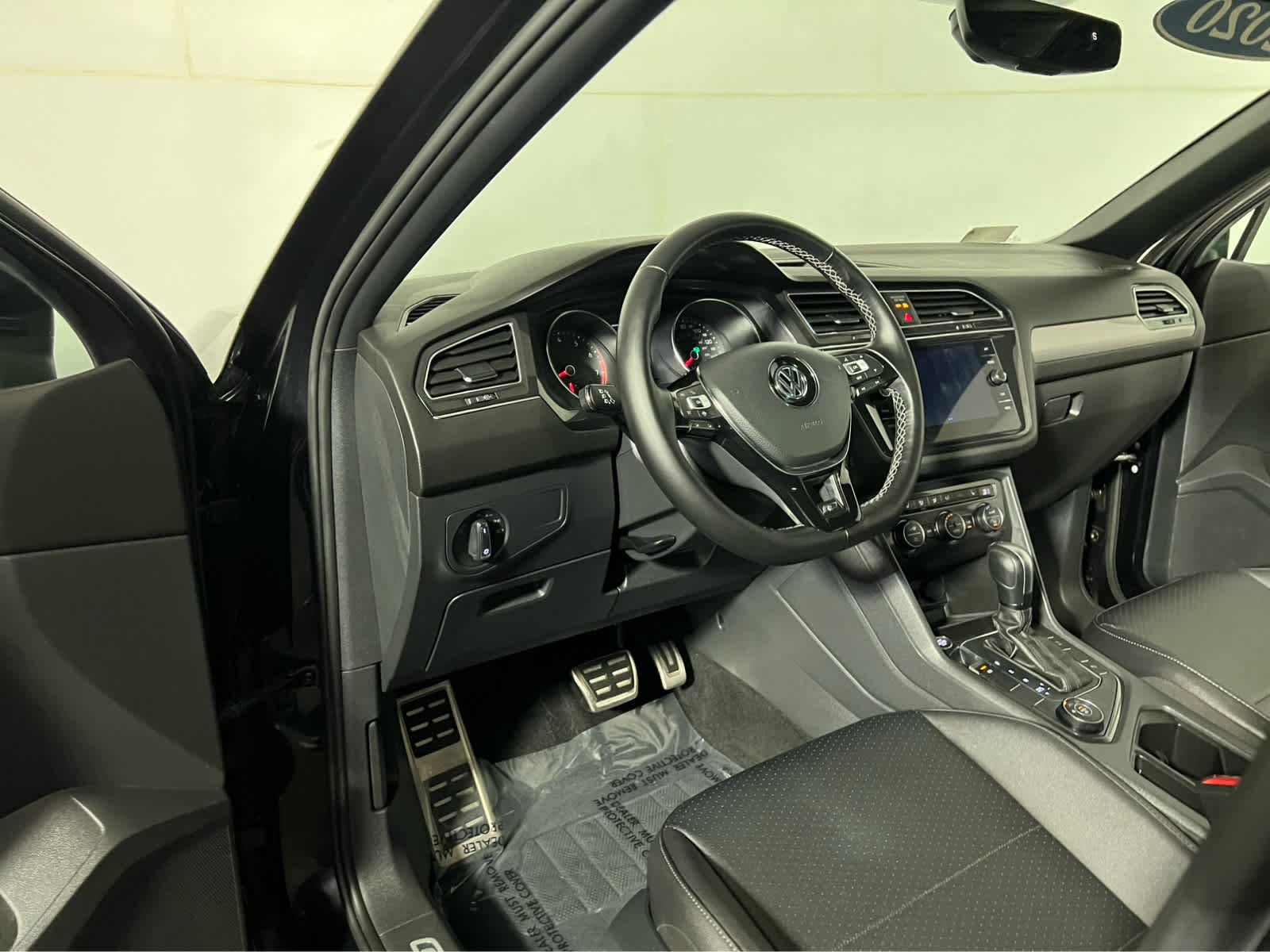 2020 Volkswagen Tiguan SE R-Line Black