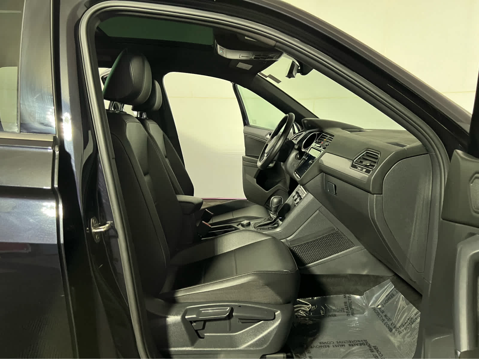 2020 Volkswagen Tiguan SE R-Line Black