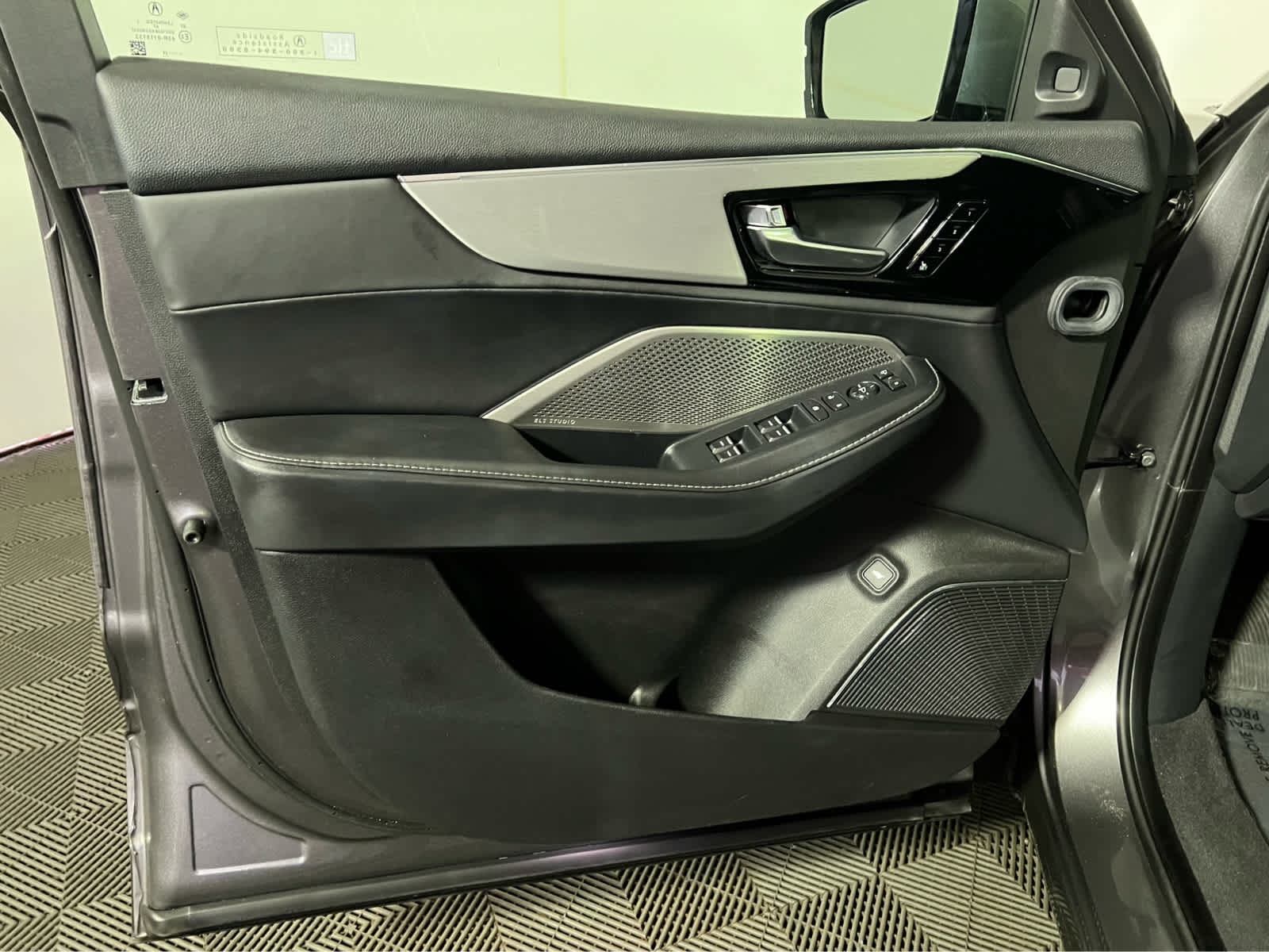 2024 Acura MDX SH-AWD TECH