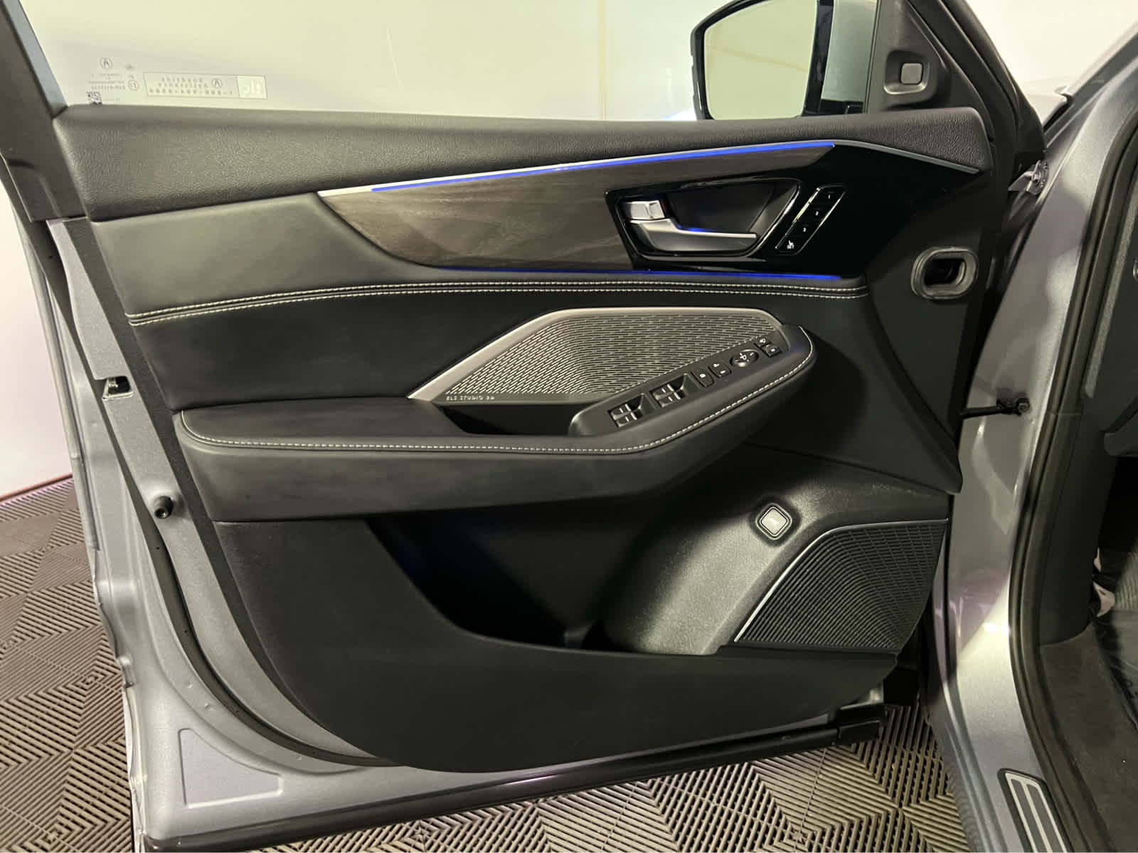 2023 Acura MDX SH-AWD ADVANCE