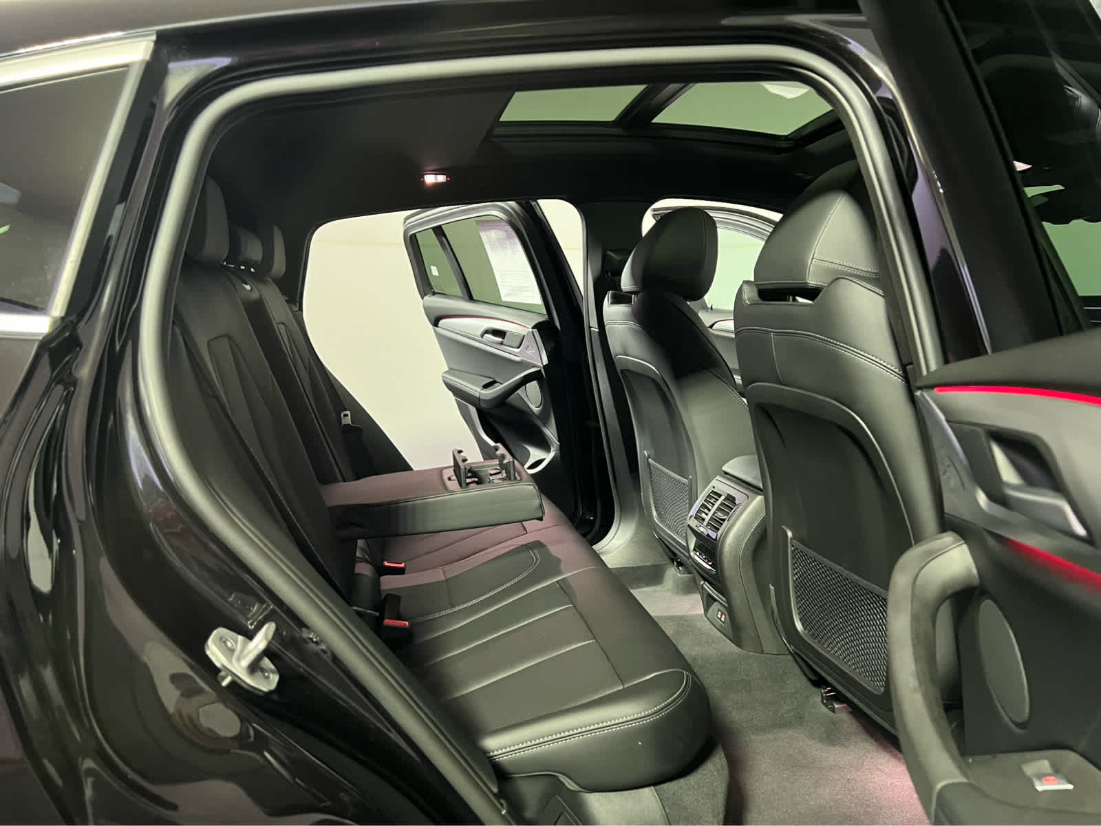 2025 BMW X4 xDrive30i