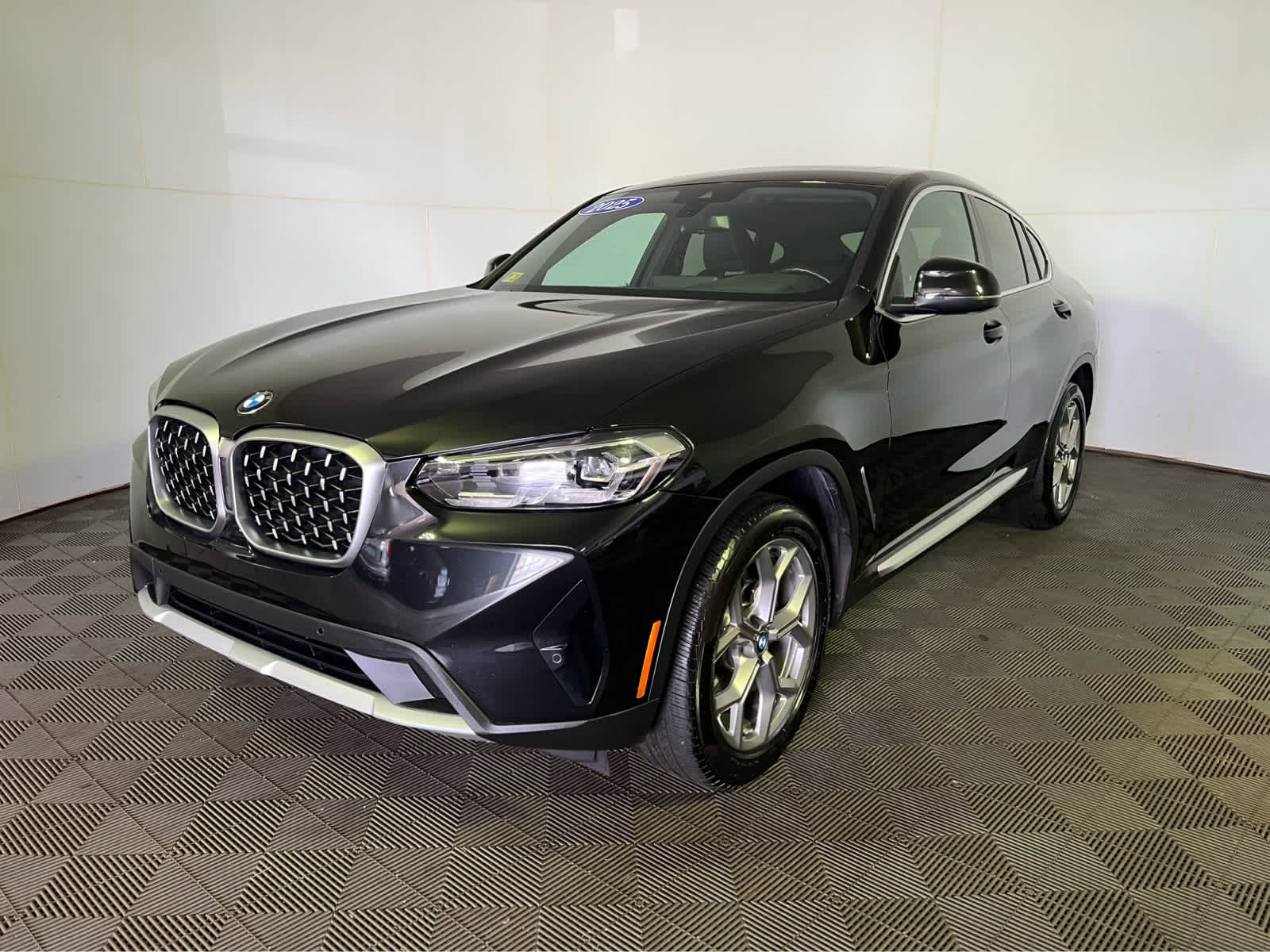 2025 BMW X4 xDrive30i
