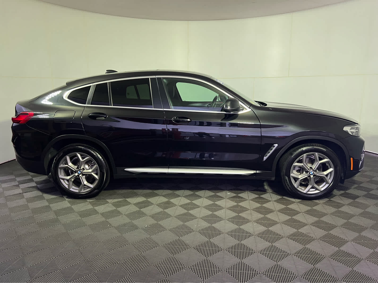 2025 BMW X4 xDrive30i
