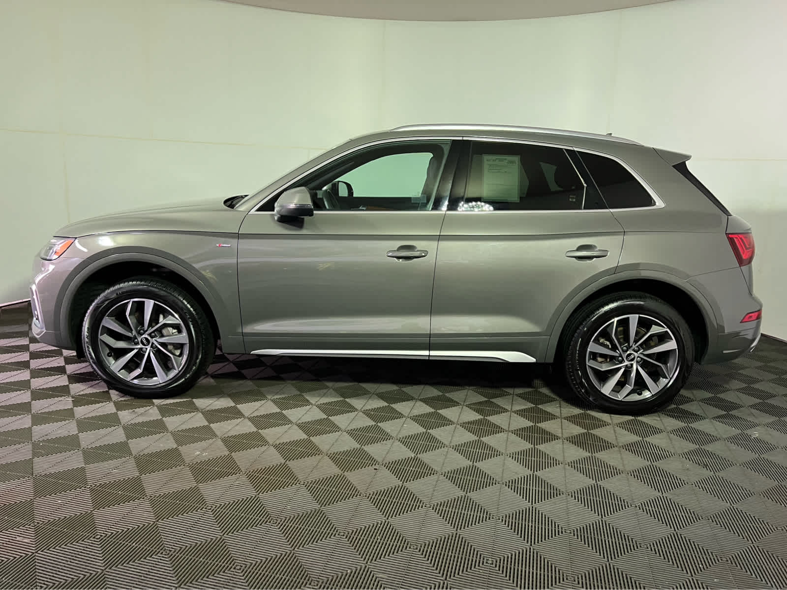 2023 Audi Q5 S line Premium Plus