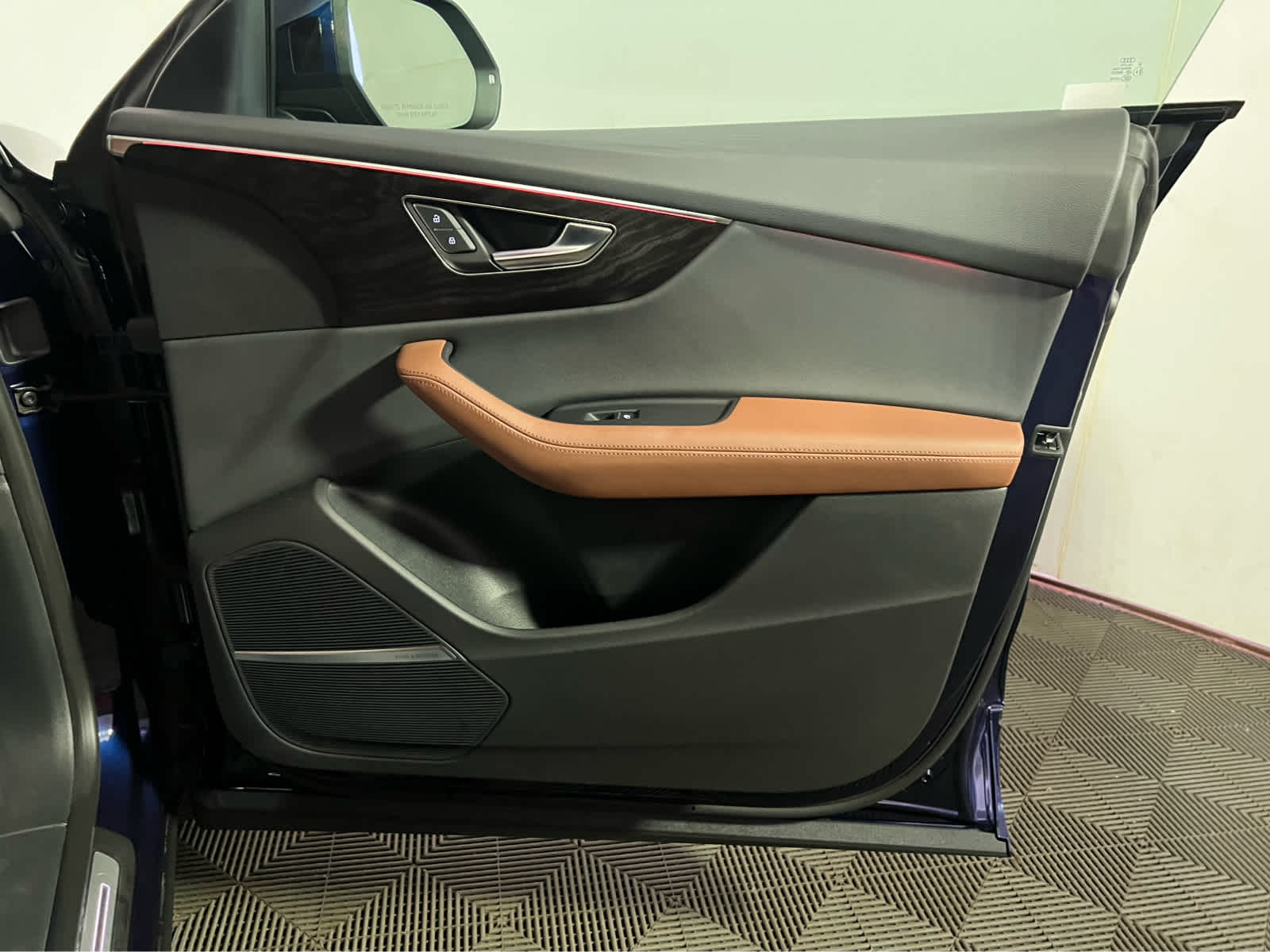 2023 Audi Q8 Premium Plus