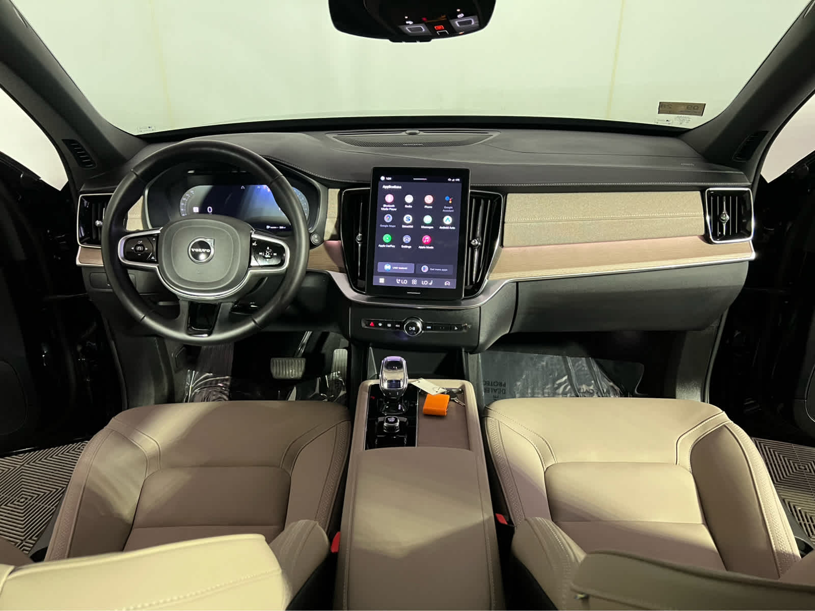 2025 Volvo XC90 Plus