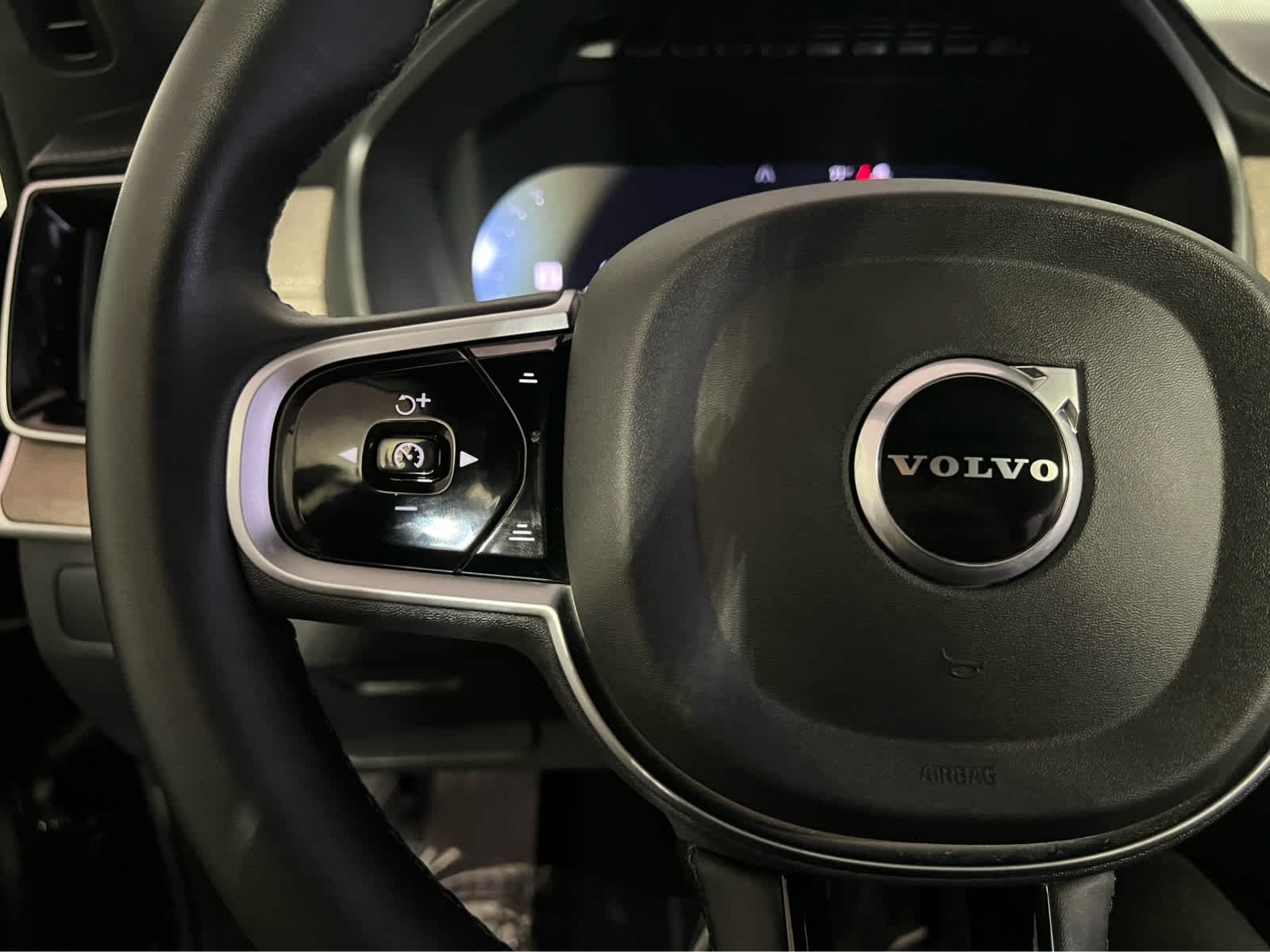 2025 Volvo XC90 Plus