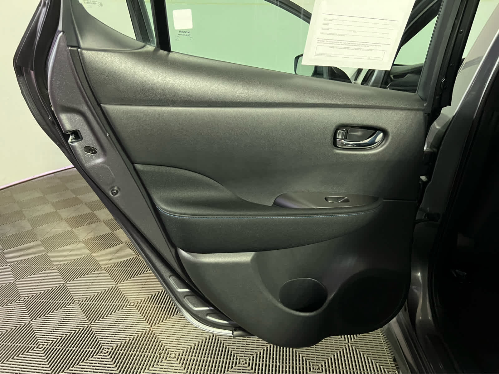 2023 Nissan LEAF S