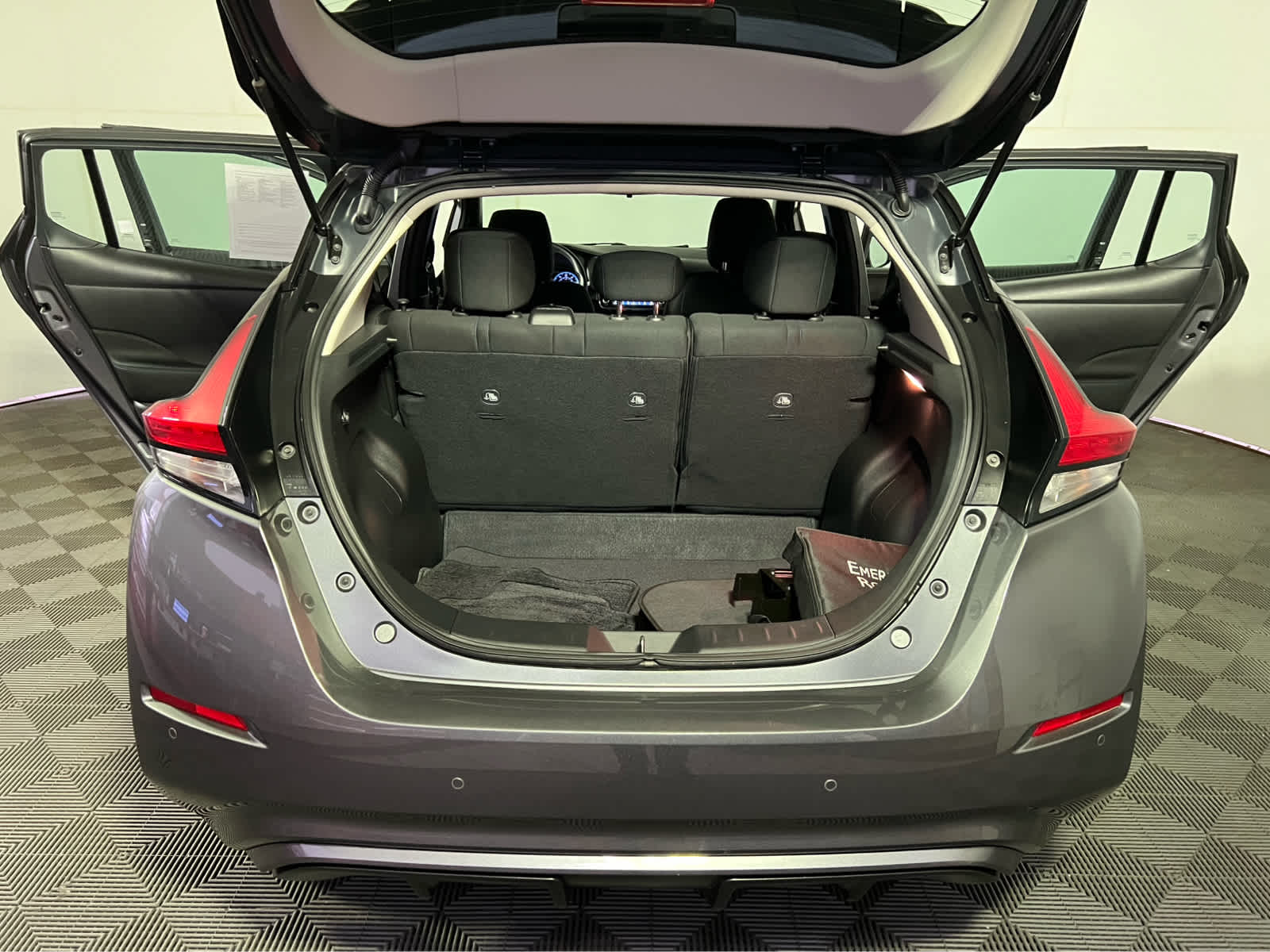 2023 Nissan LEAF S