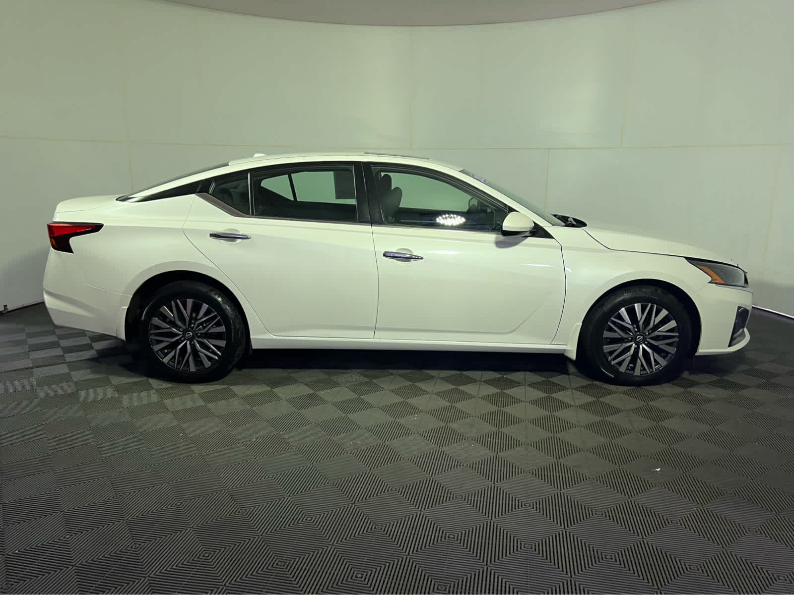 2023 Nissan Altima SV