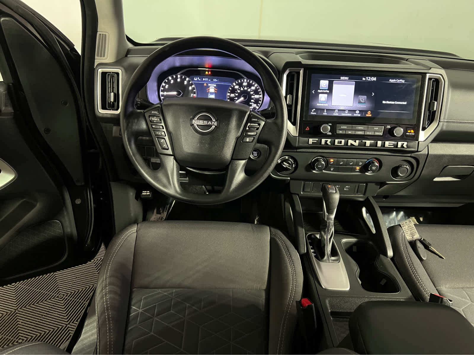 2025 Nissan Frontier Crew Cab SV
