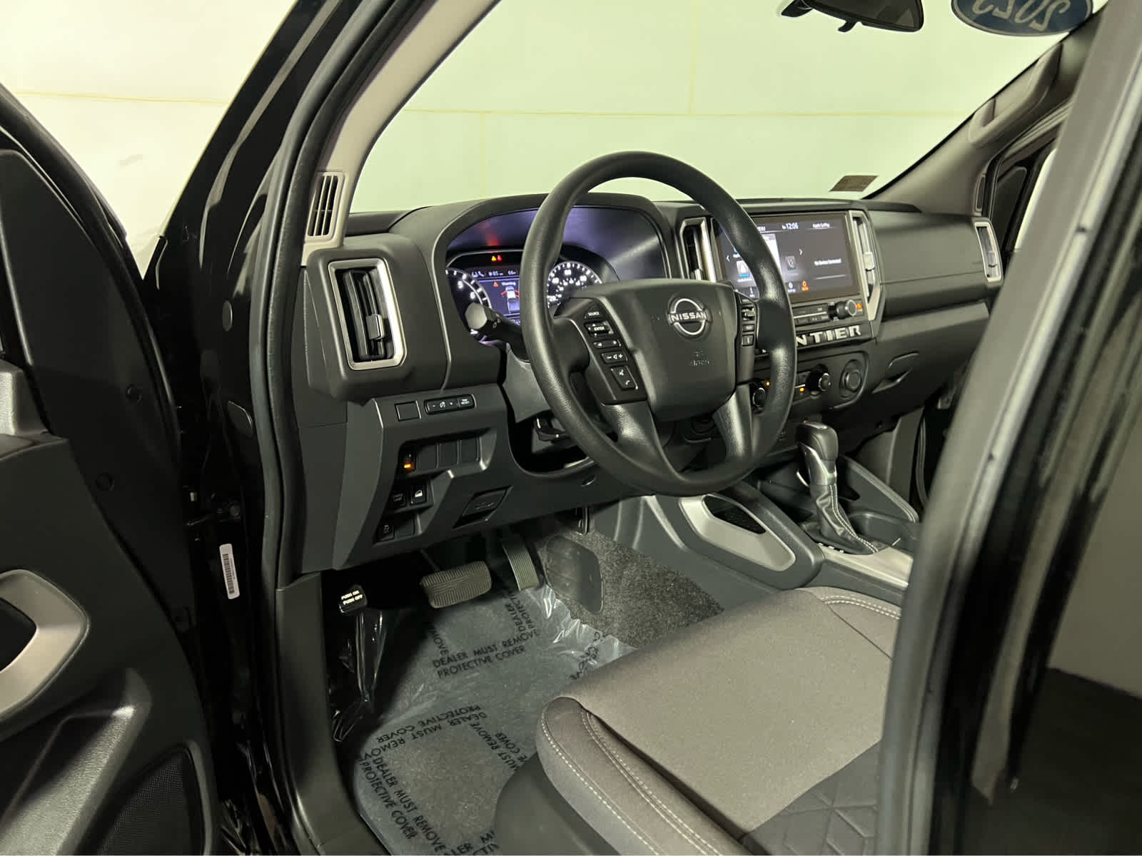 2025 Nissan Frontier Crew Cab SV