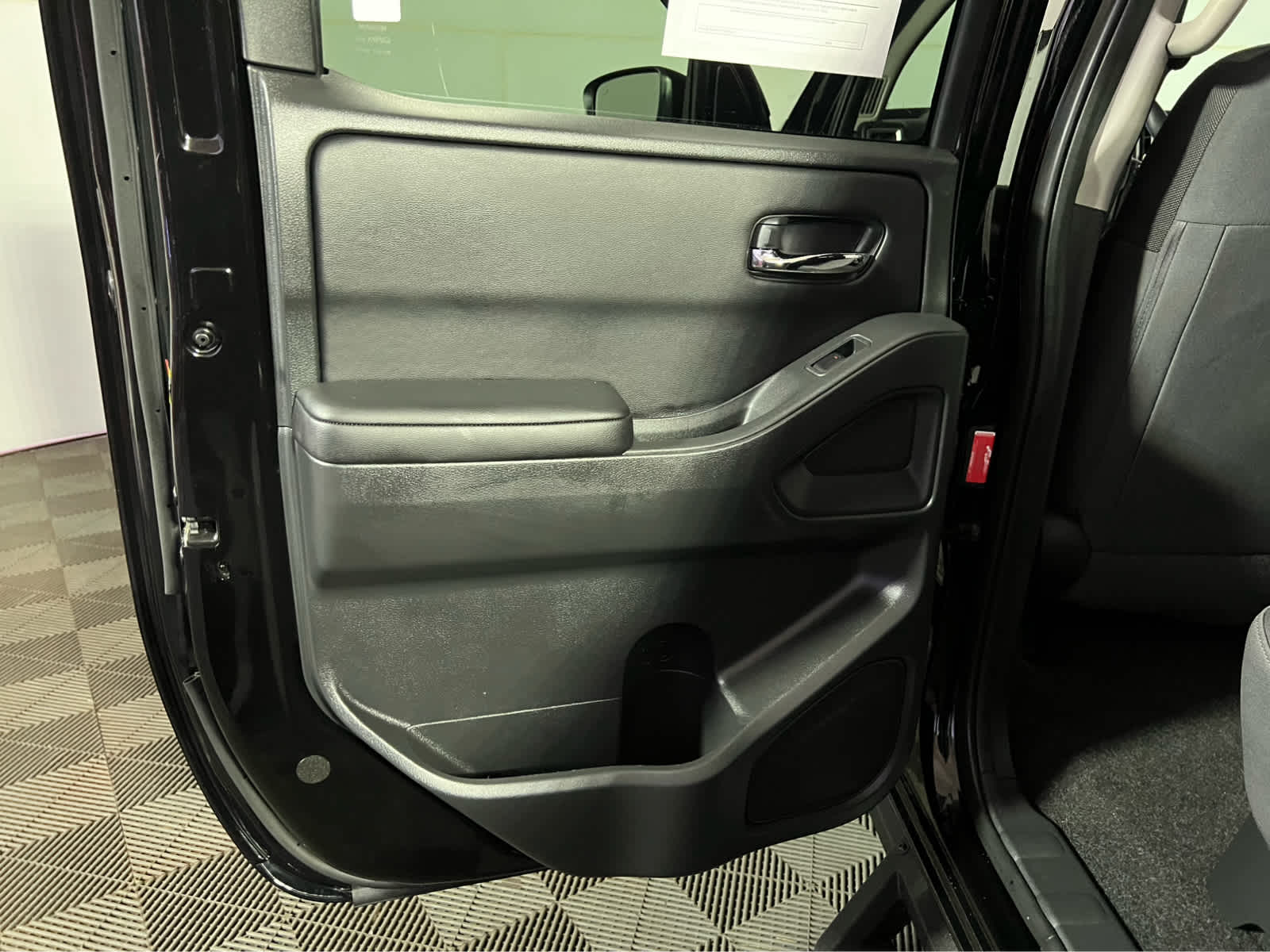 2025 Nissan Frontier Crew Cab SV