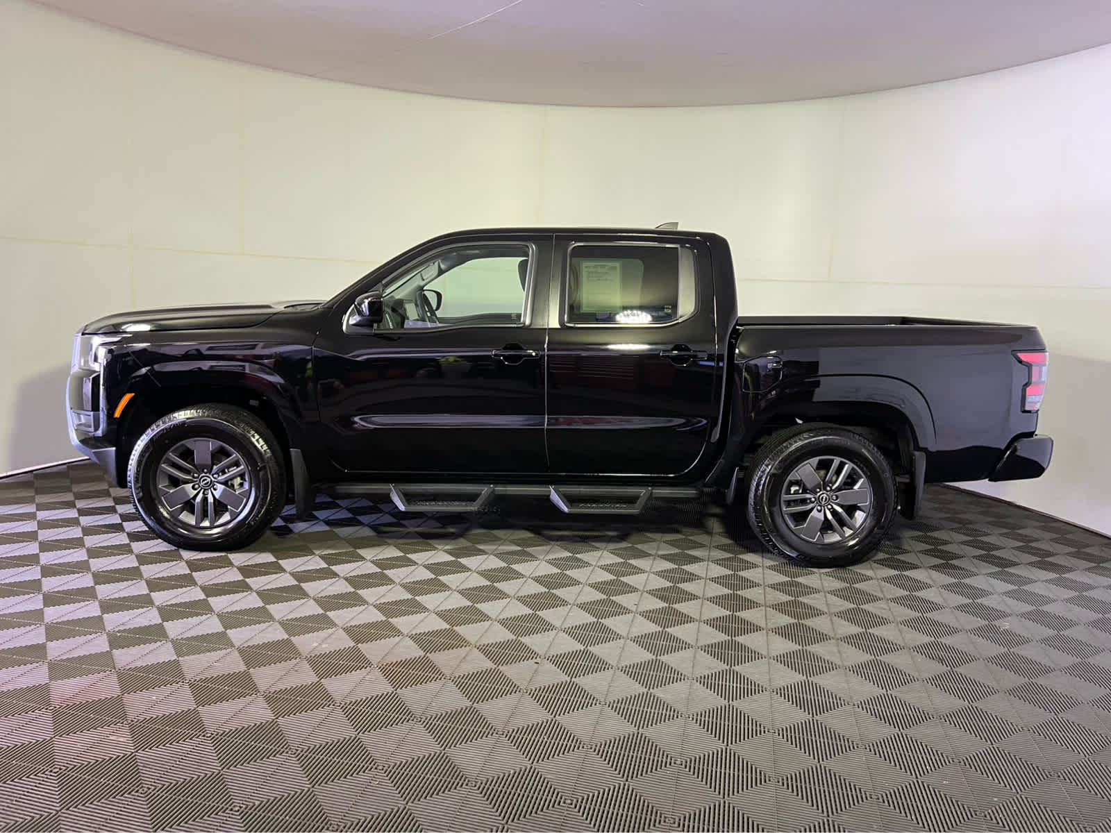 2025 Nissan Frontier Crew Cab SV