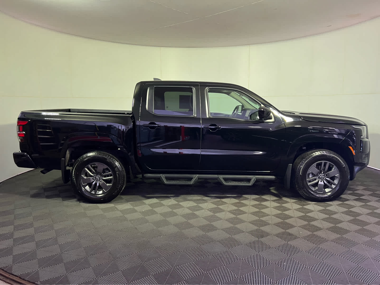 2025 Nissan Frontier Crew Cab SV