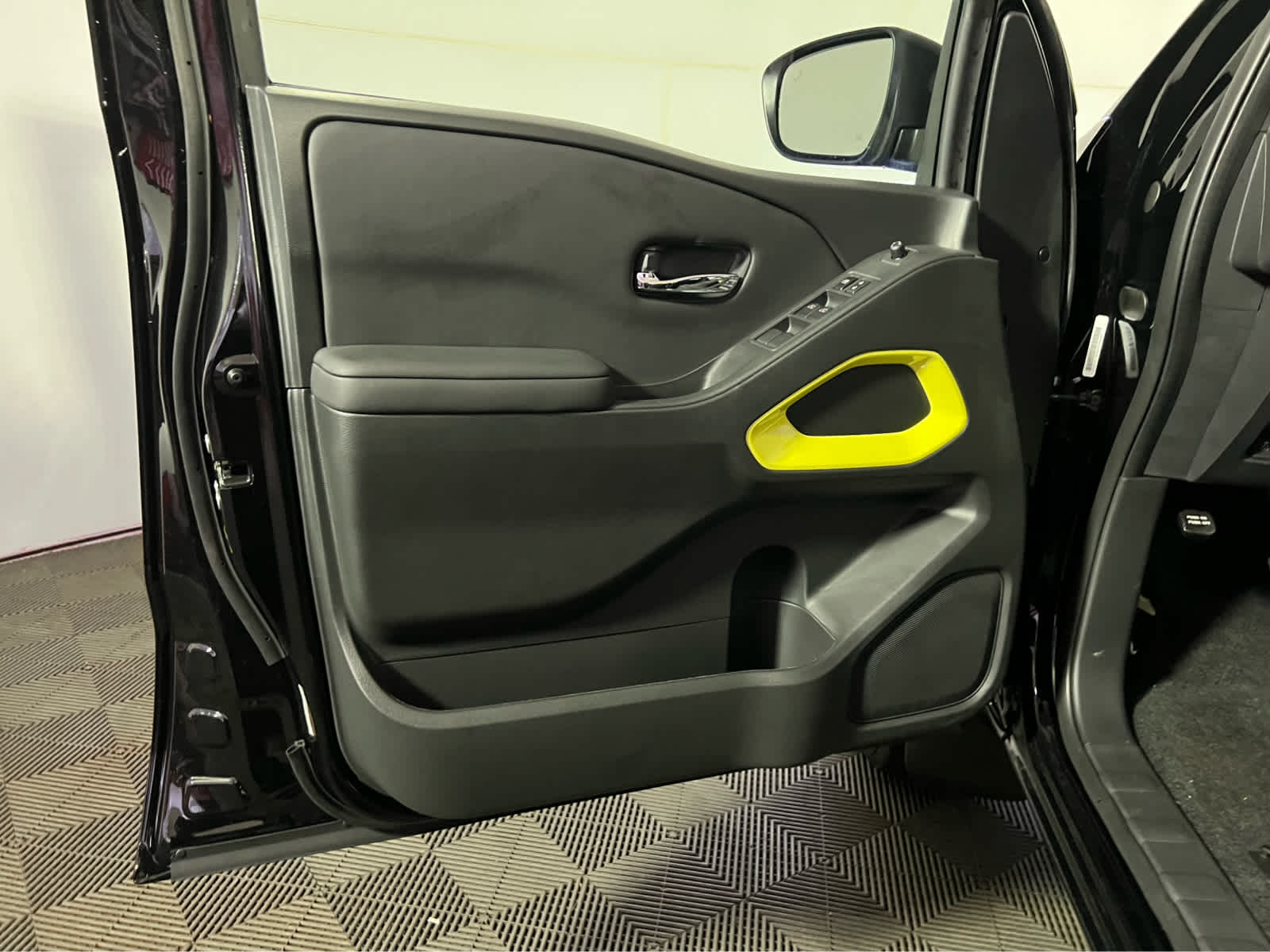 2027 Nissan Frontier Crew Cab SV
