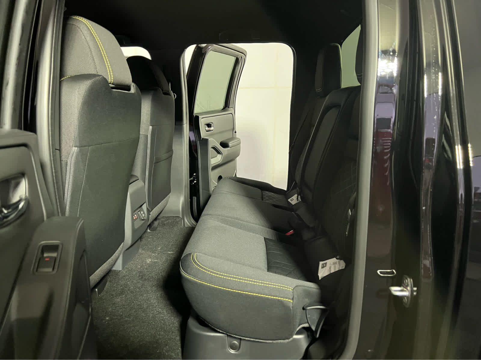 2027 Nissan Frontier Crew Cab SV