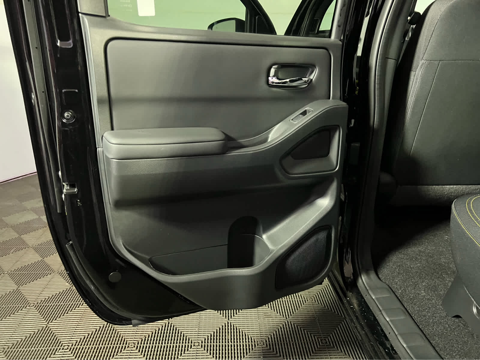 2027 Nissan Frontier Crew Cab SV