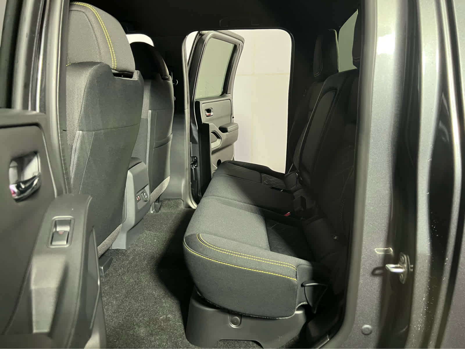 2027 Nissan Frontier Crew Cab SV