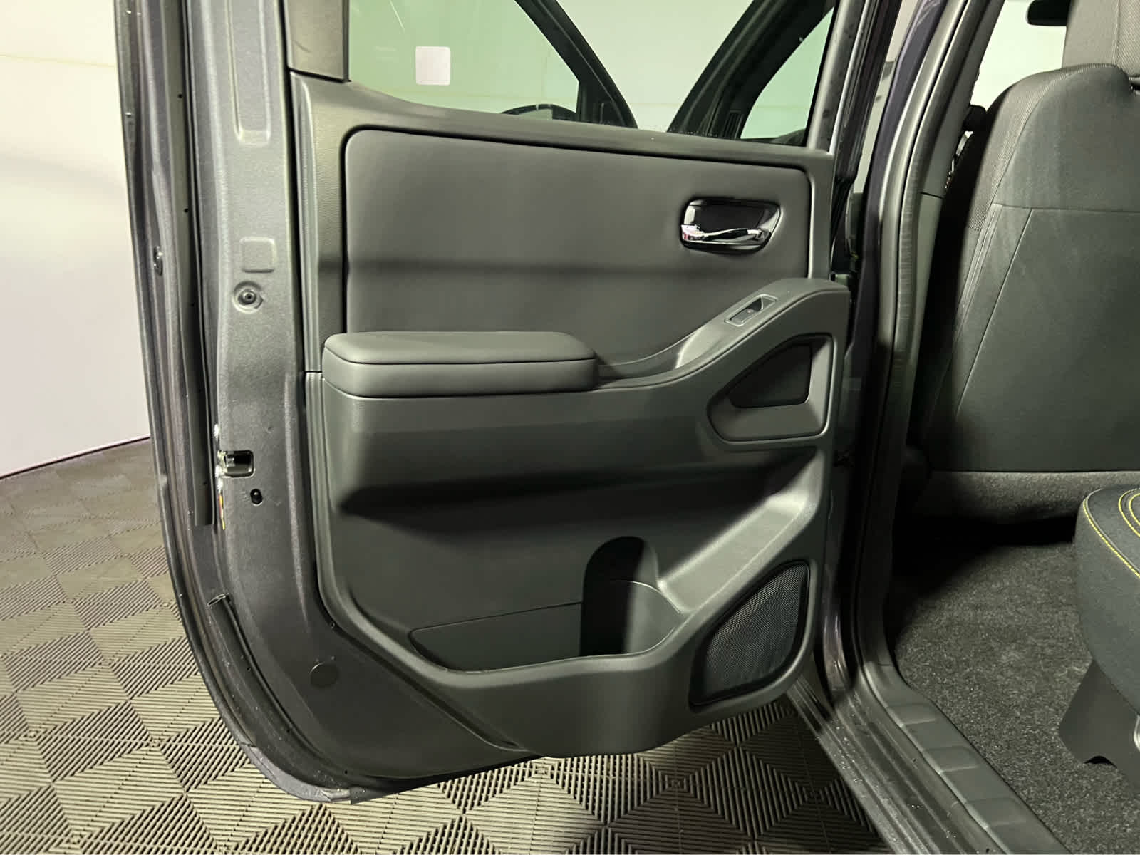 2027 Nissan Frontier Crew Cab SV