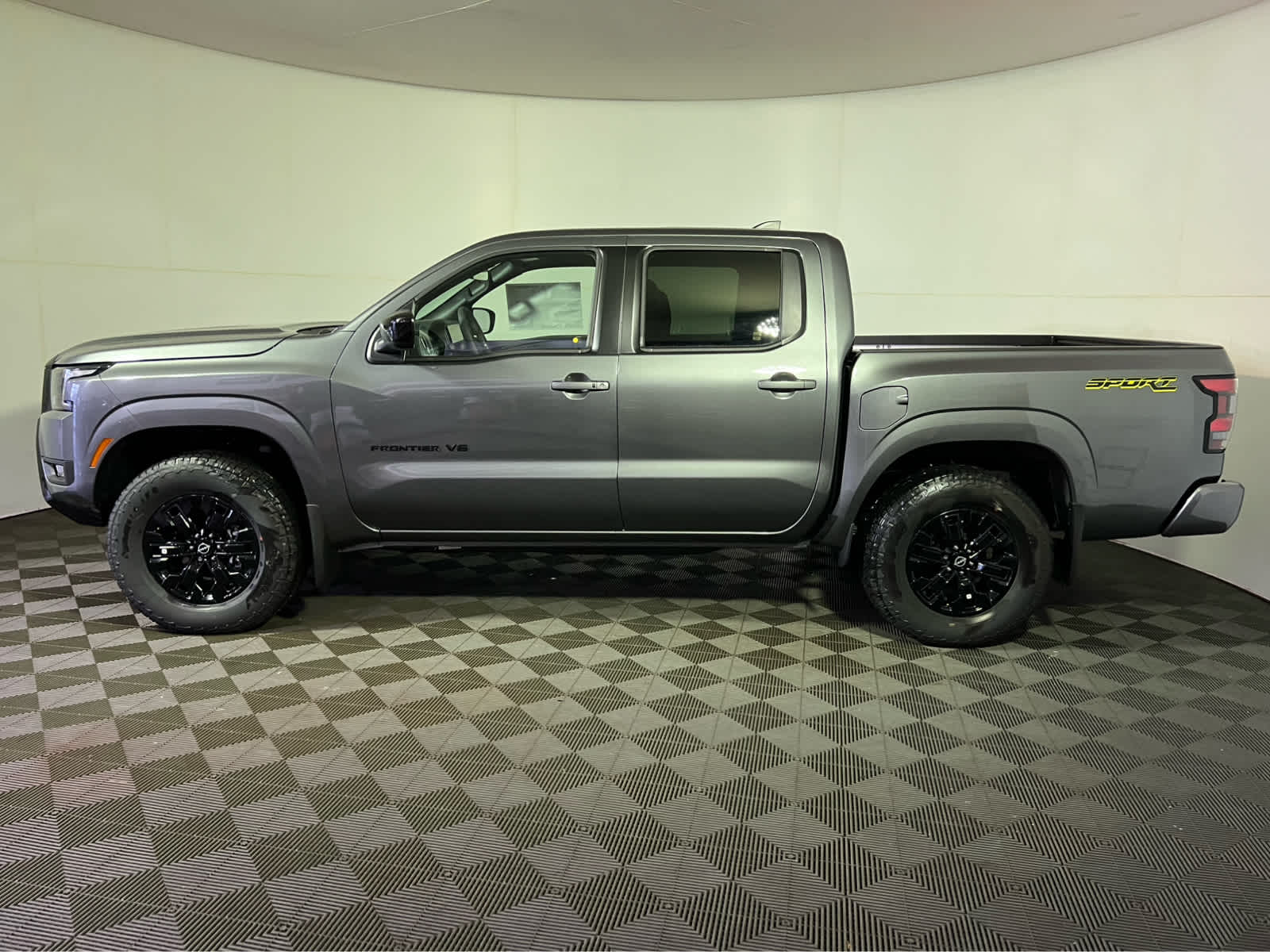 2027 Nissan Frontier Crew Cab SV