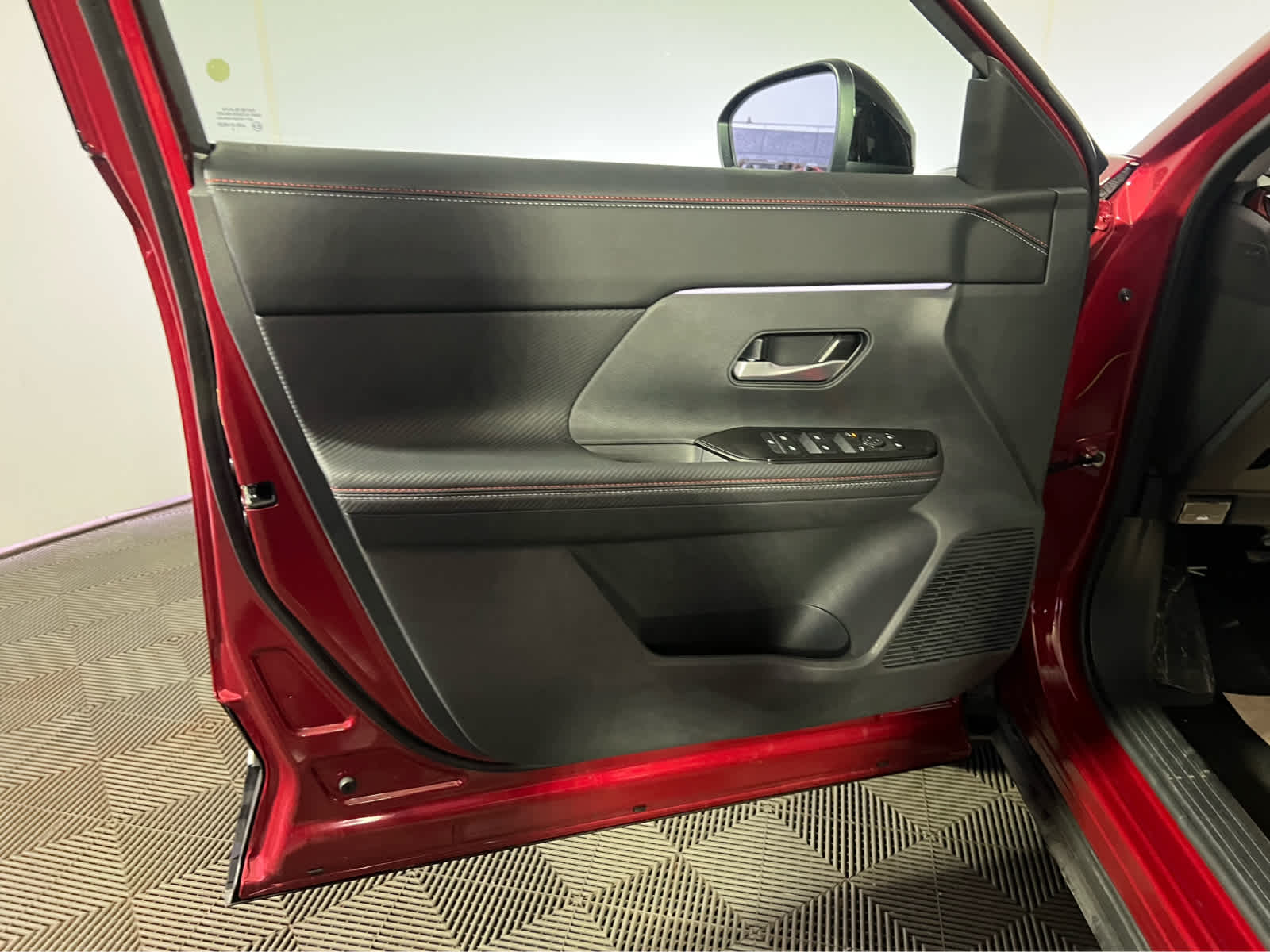 2027 Nissan Kicks SR