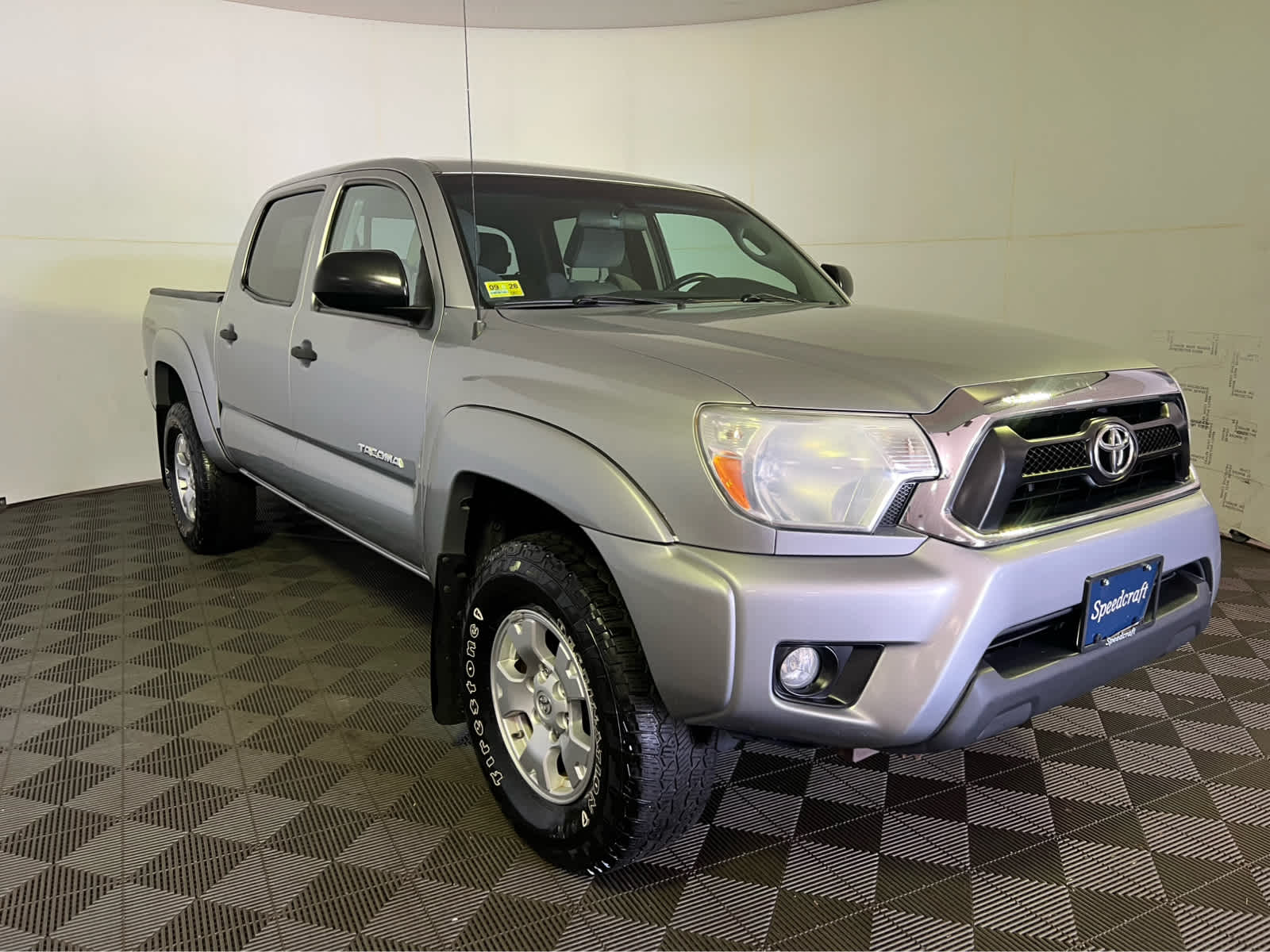 2015 Toyota Tacoma 4WD Double Cab V6 AT (Natl)