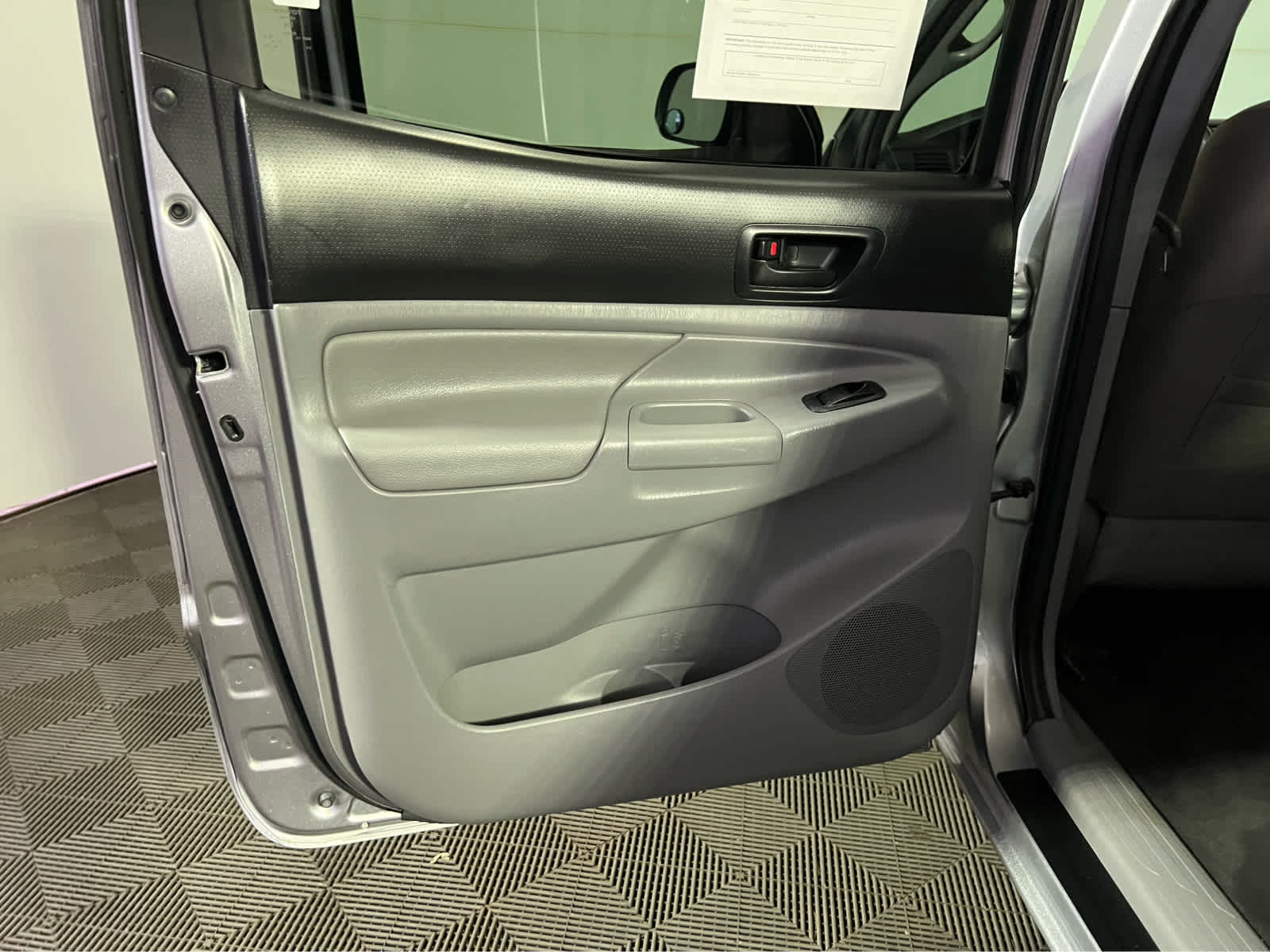 2015 Toyota Tacoma 4WD Double Cab V6 AT (Natl)