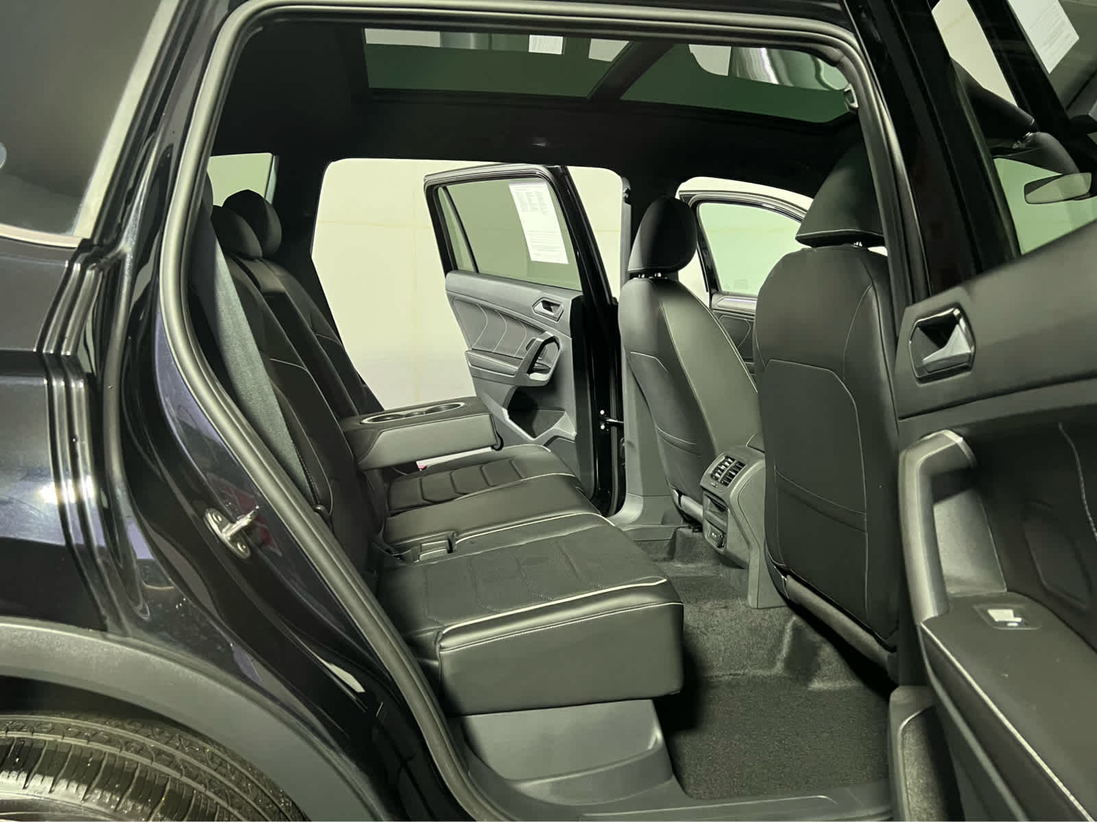 2024 Volkswagen Tiguan SEL R-Line