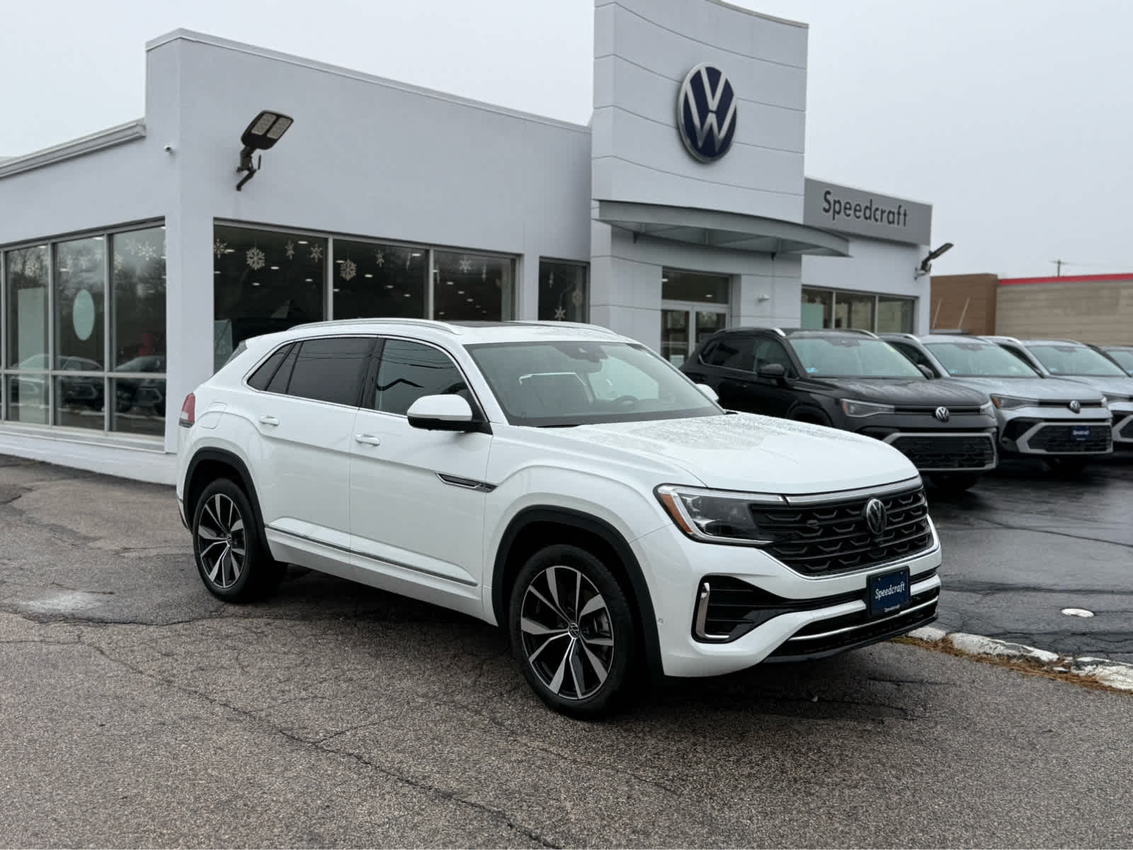 2026 Volkswagen Atlas Cross Sport 2.0T SEL Premium R-Line