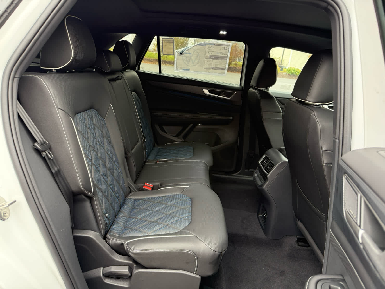 2026 Volkswagen Atlas Cross Sport 2.0T SEL Premium R-Line