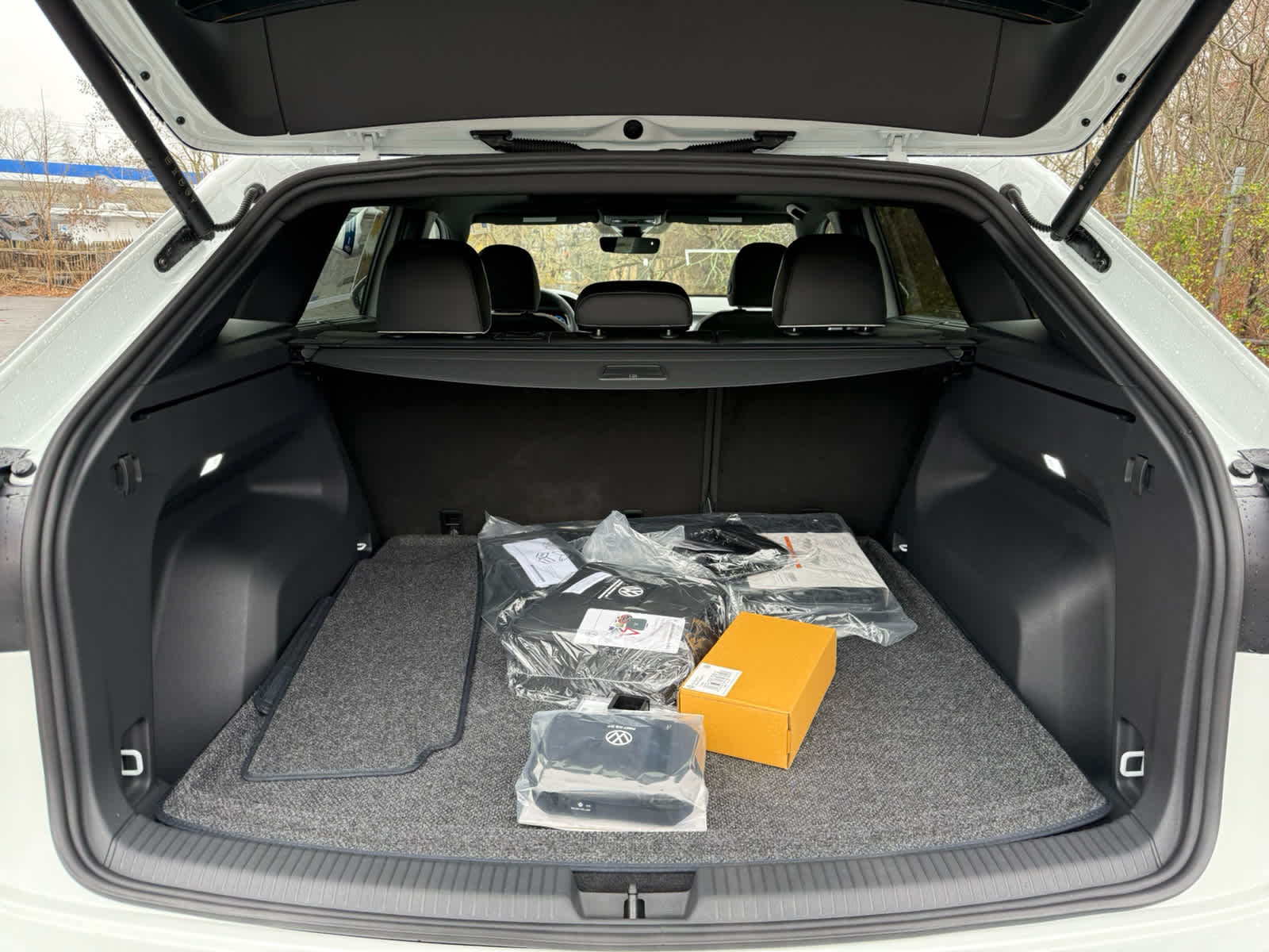 2026 Volkswagen Atlas Cross Sport 2.0T SEL Premium R-Line
