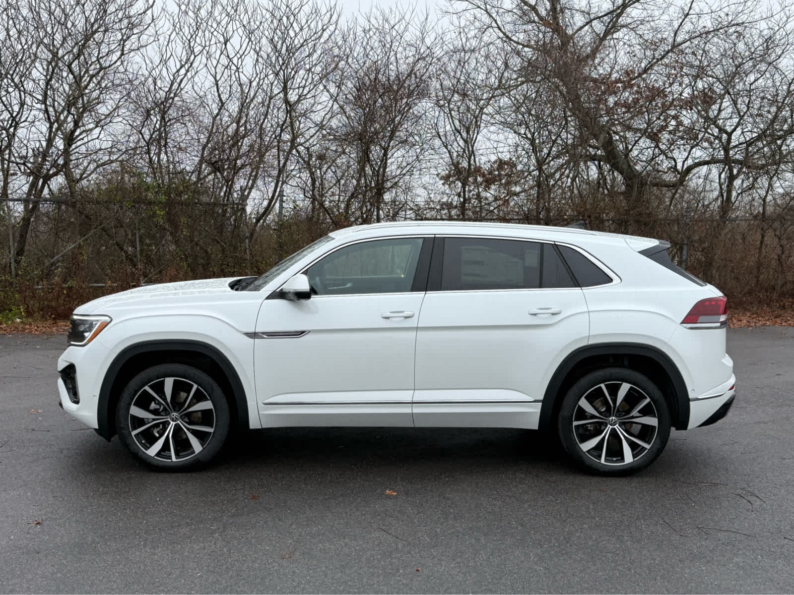 2026 Volkswagen Atlas Cross Sport 2.0T SEL Premium R-Line