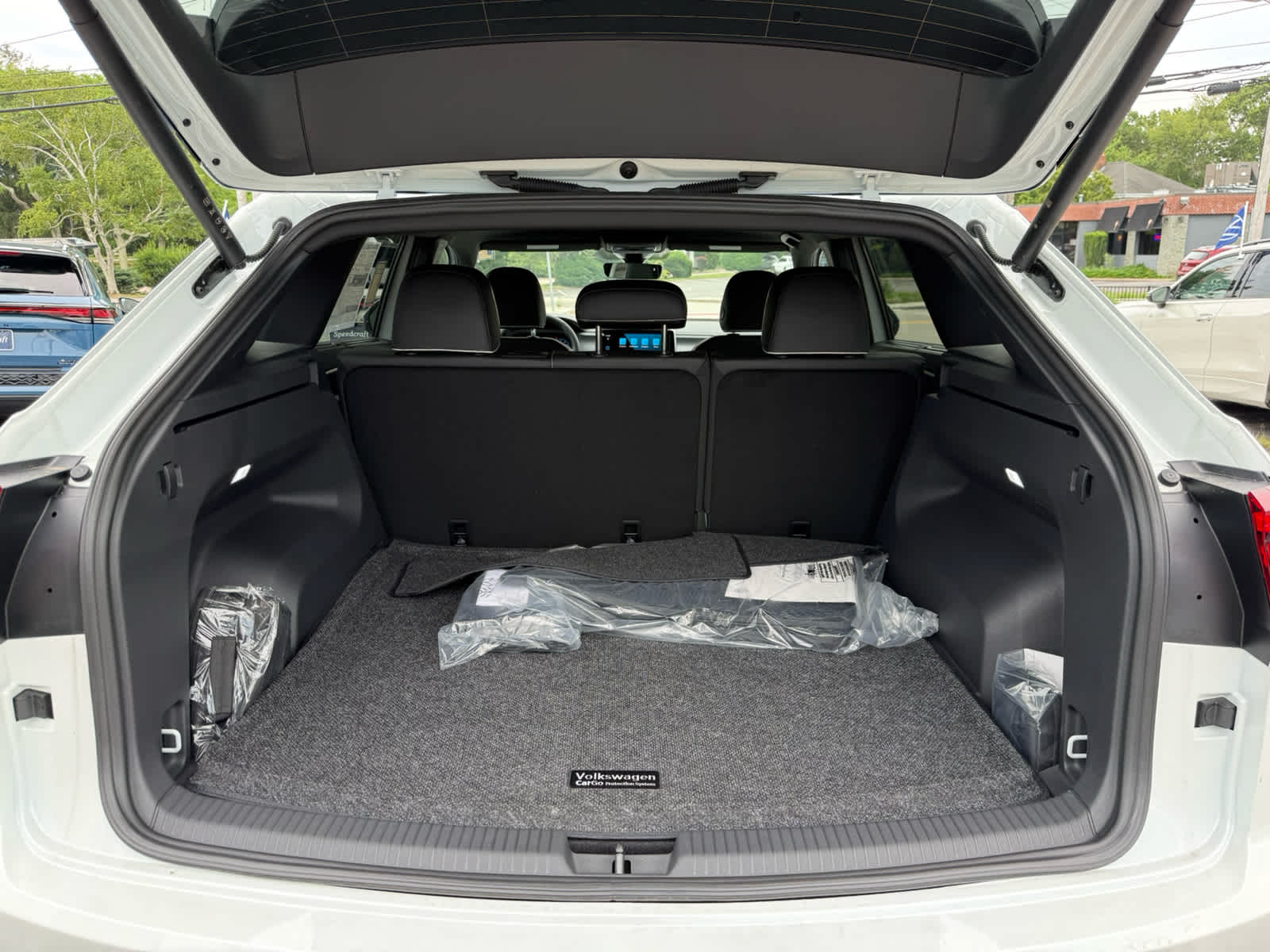 2026 Volkswagen Atlas Cross Sport 2.0T SEL Premium R-Line