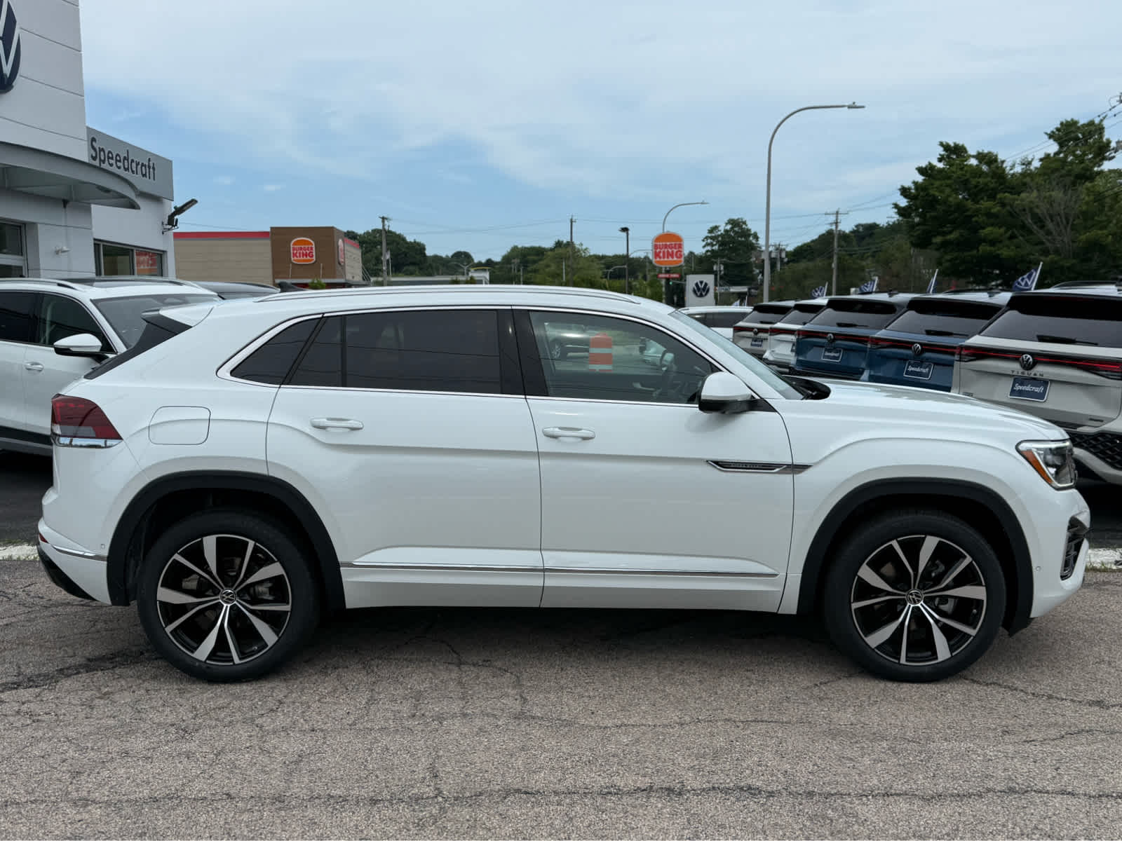 2026 Volkswagen Atlas Cross Sport 2.0T SEL Premium R-Line