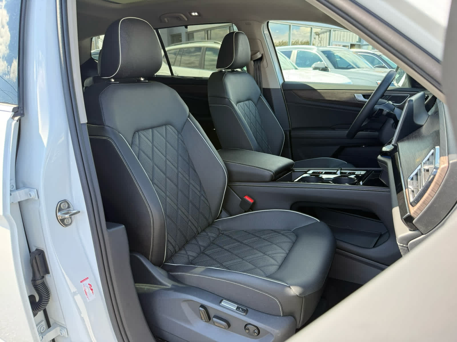 2026 Volkswagen Atlas 2.0T SEL Premium R-Line