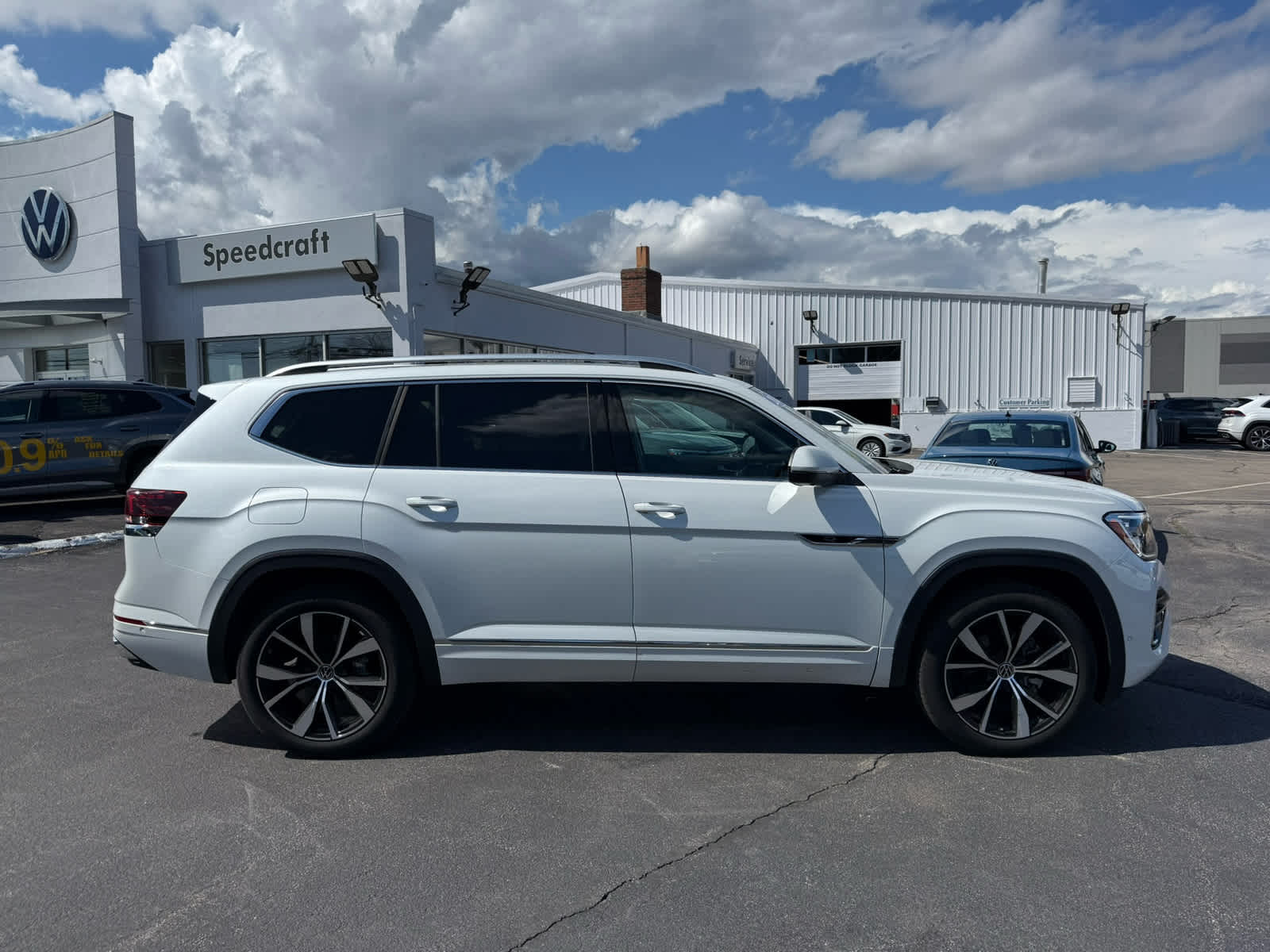 2026 Volkswagen Atlas 2.0T SEL Premium R-Line