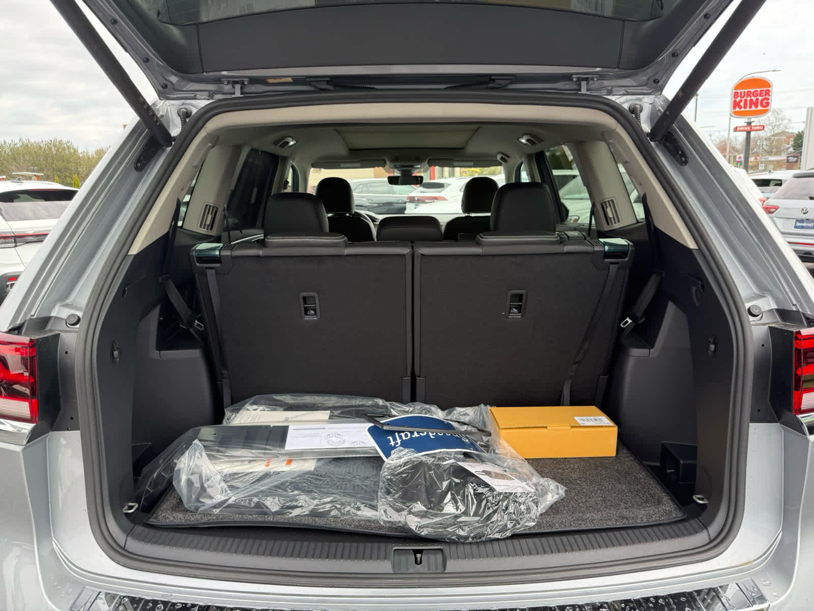 2026 Volkswagen Atlas 2.0T SEL Premium R-Line