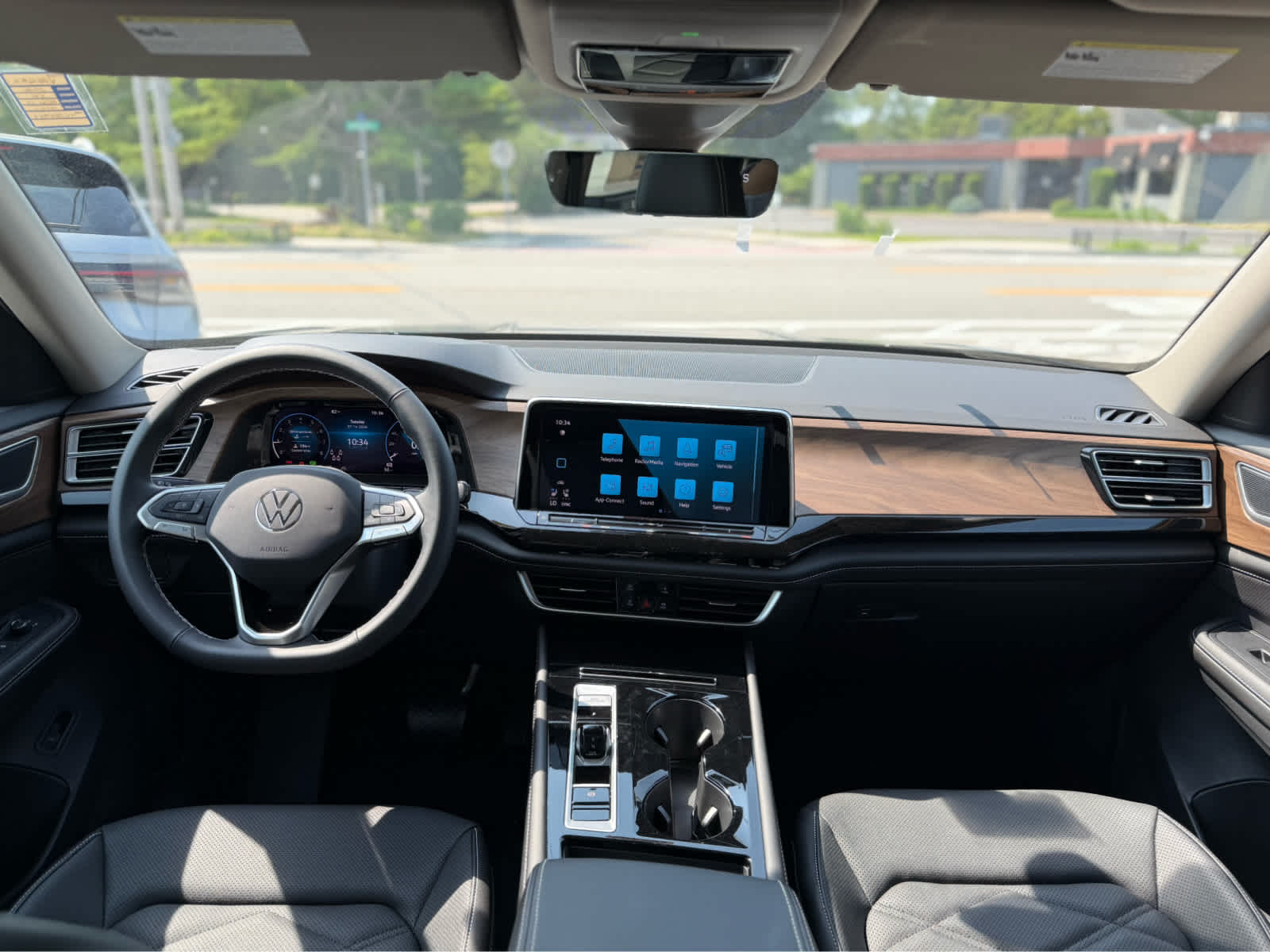 2026 Volkswagen Atlas 2.0T SE w/Technology
