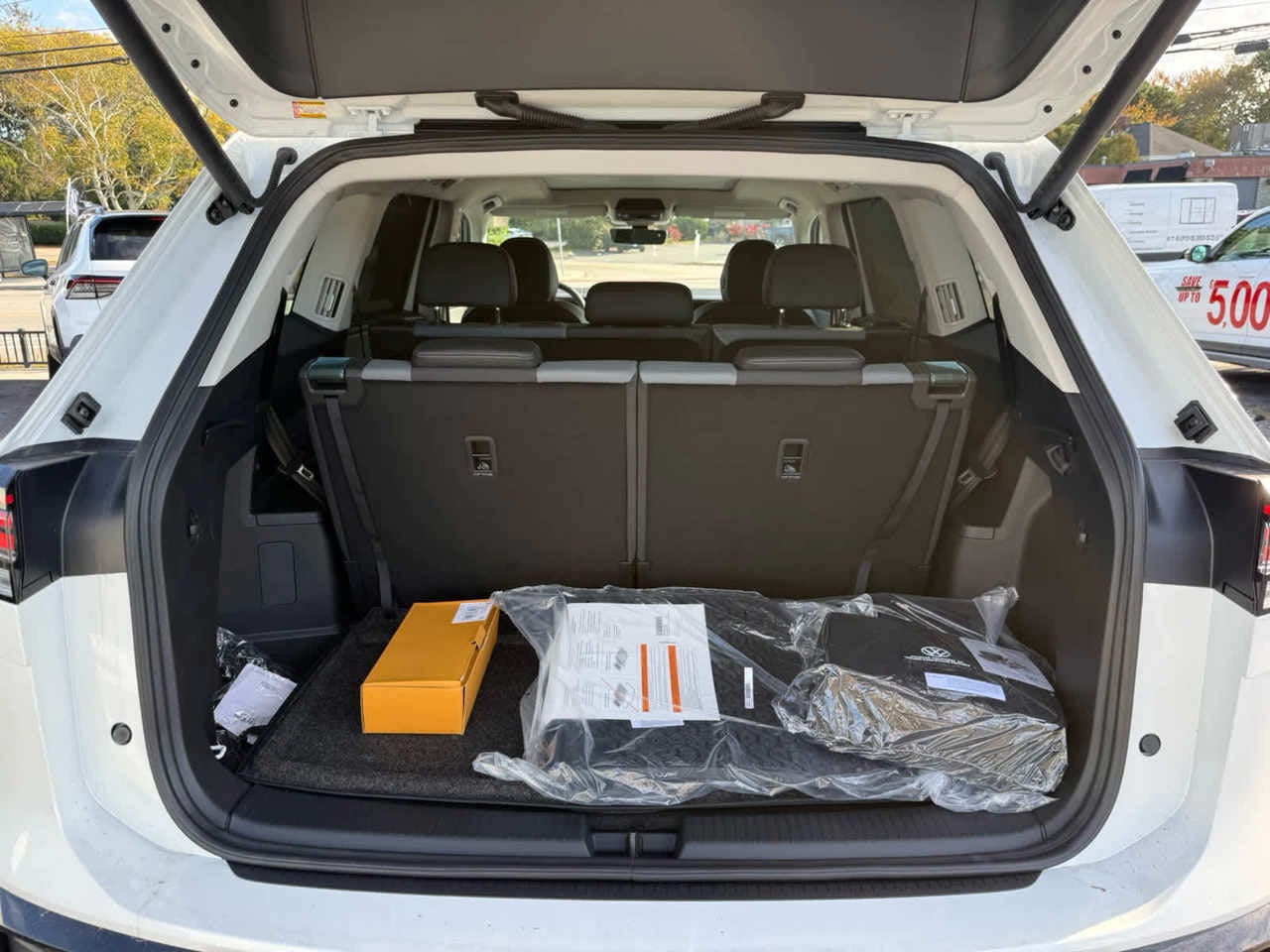 2027 Volkswagen Atlas 2.0T SE w/ Technology