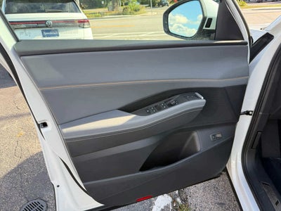 2027 Volkswagen Atlas 2.0T SE w/ Technology