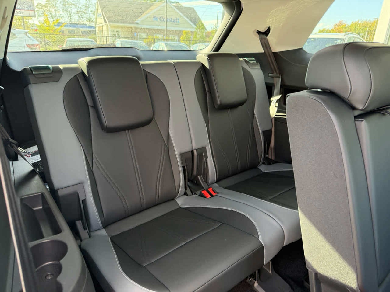 2027 Volkswagen Atlas 2.0T SE w/ Technology