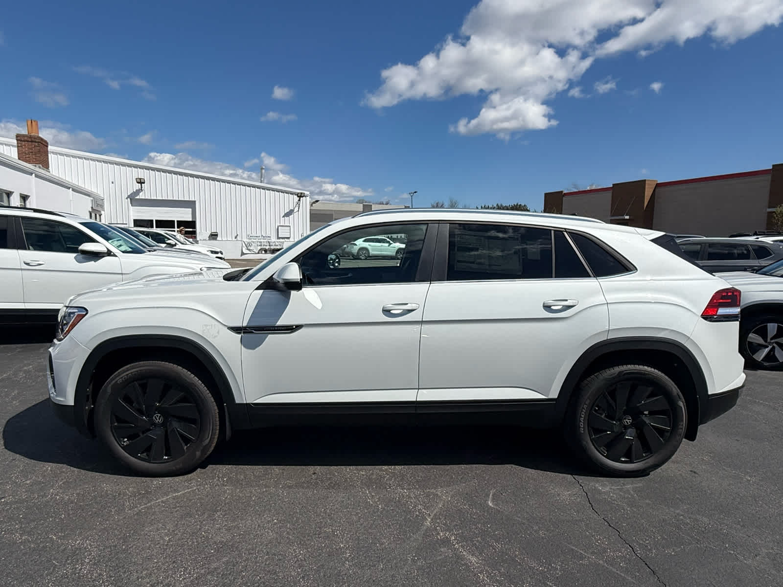 2026 Volkswagen Atlas Cross Sport 2.0T SE