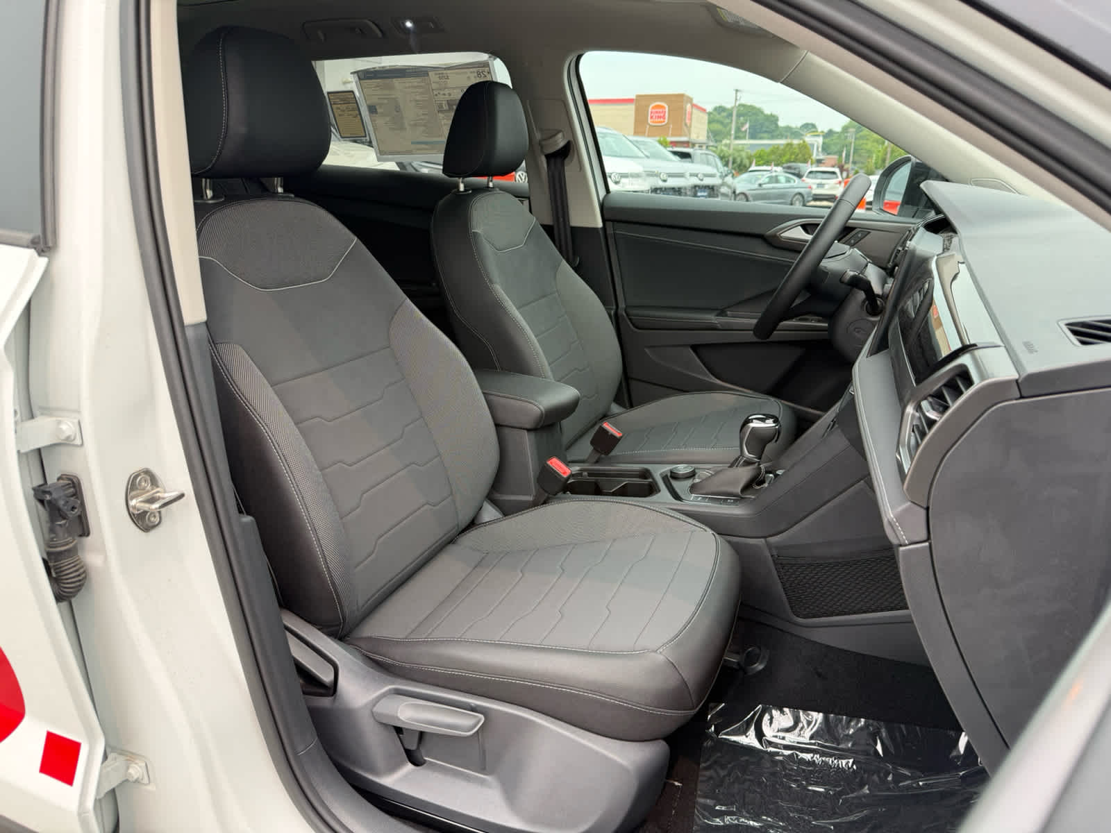 2026 Volkswagen Taos SE Black