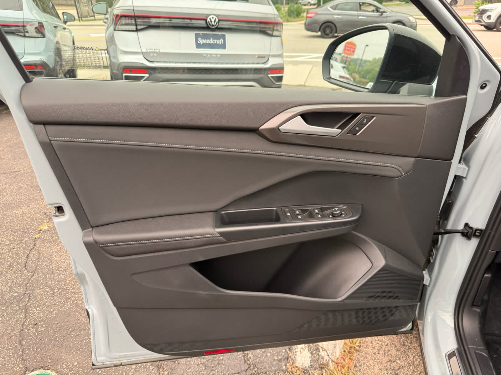 2026 Volkswagen Taos SE Black