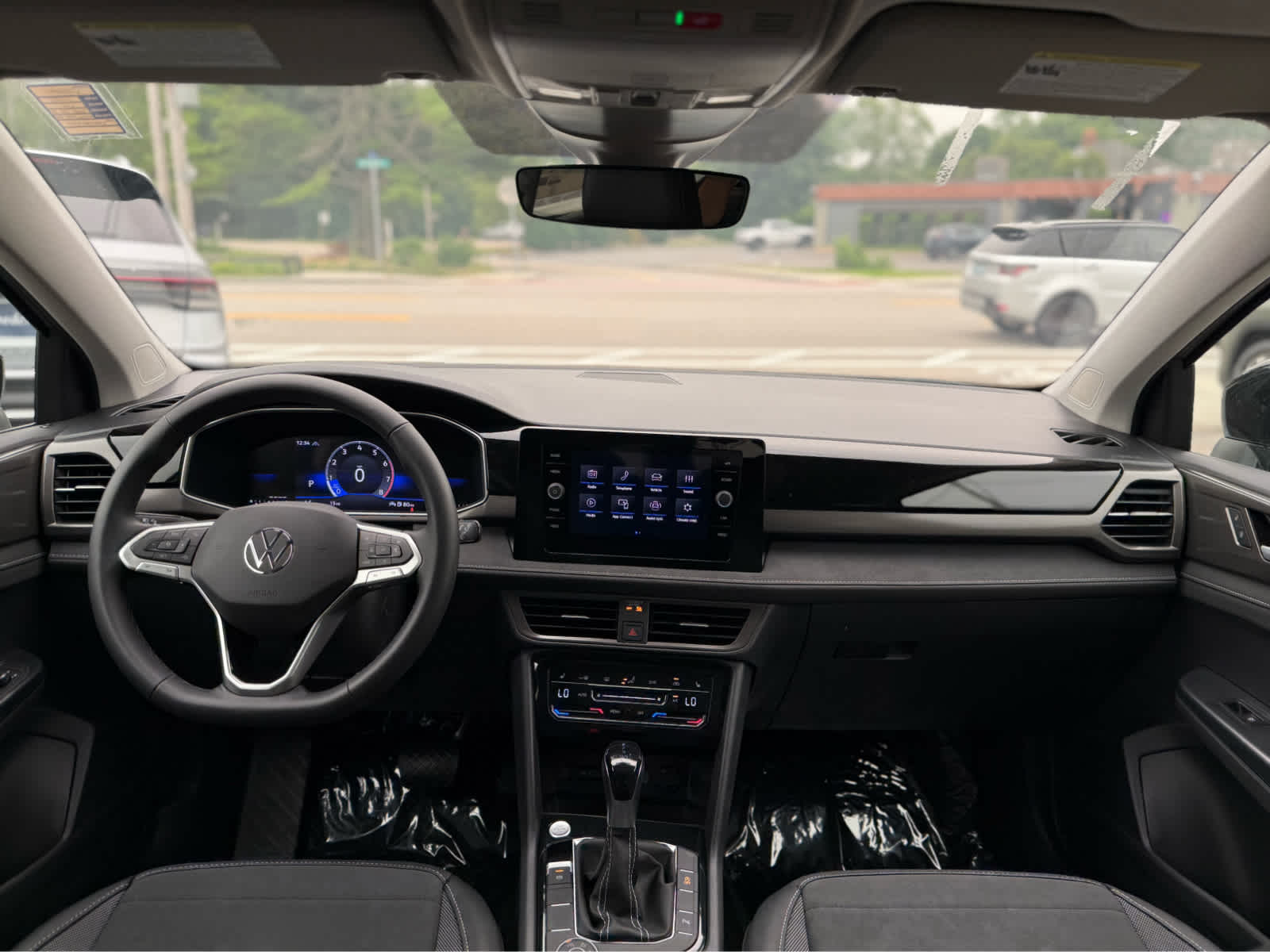 2026 Volkswagen Taos SE Black